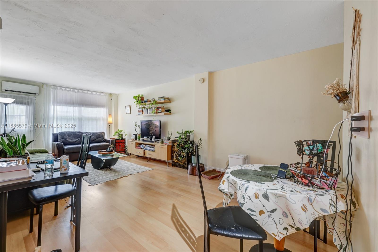 1300 Lincoln Rd # B402