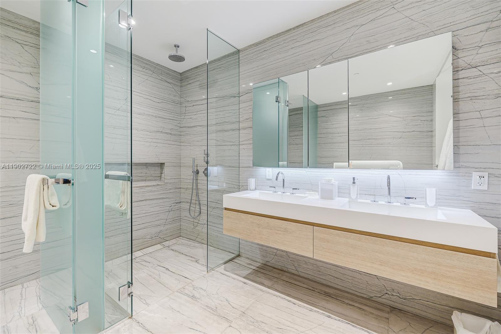 8701 Collins Ave # 904