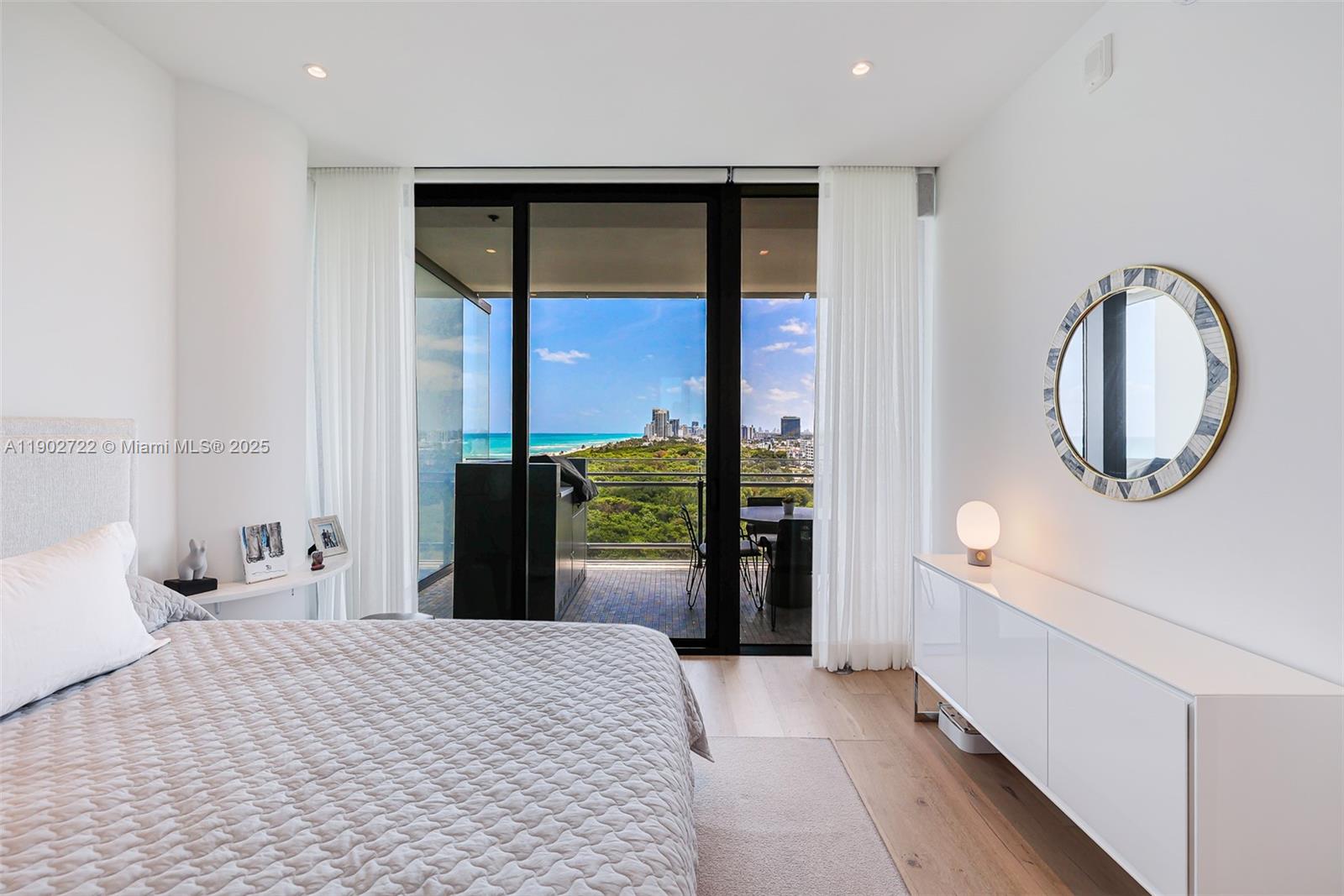 8701 Collins Ave # 904