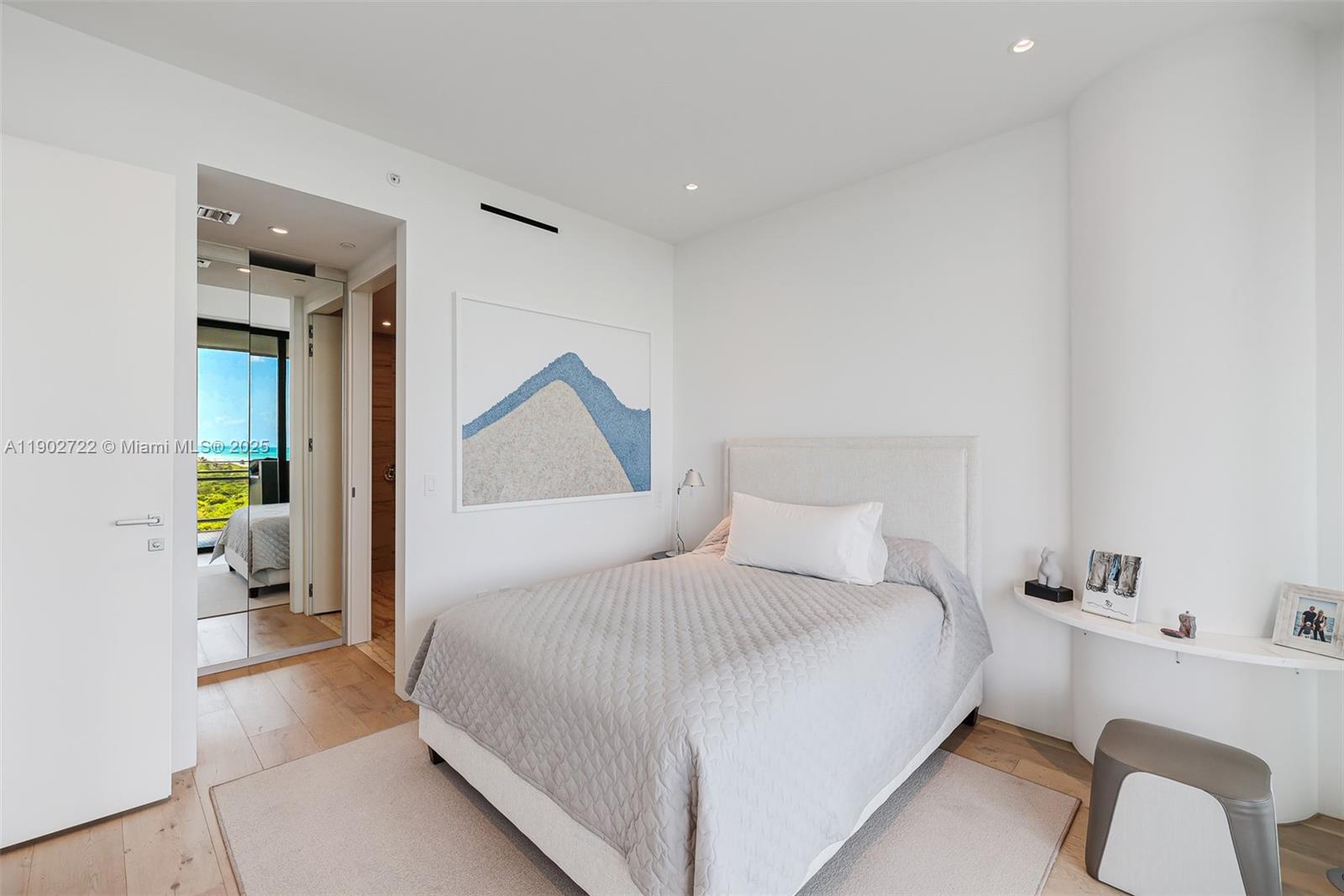 8701 Collins Ave # 904