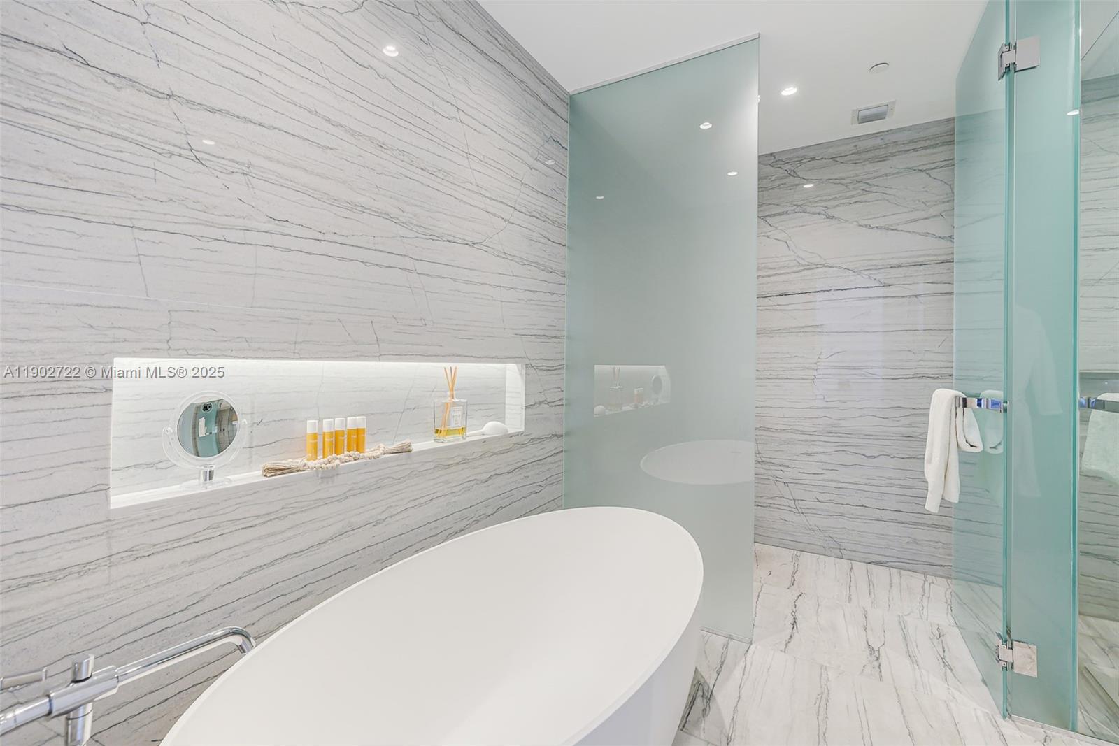 8701 Collins Ave # 904