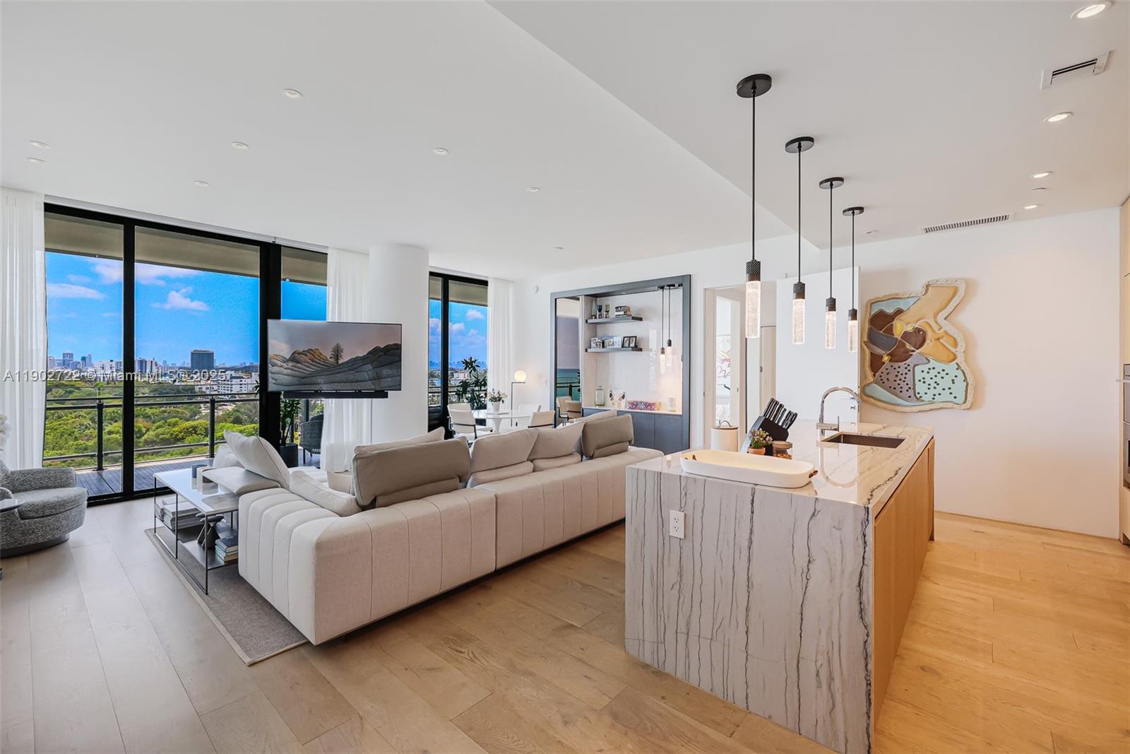 8701 Collins Ave # 904