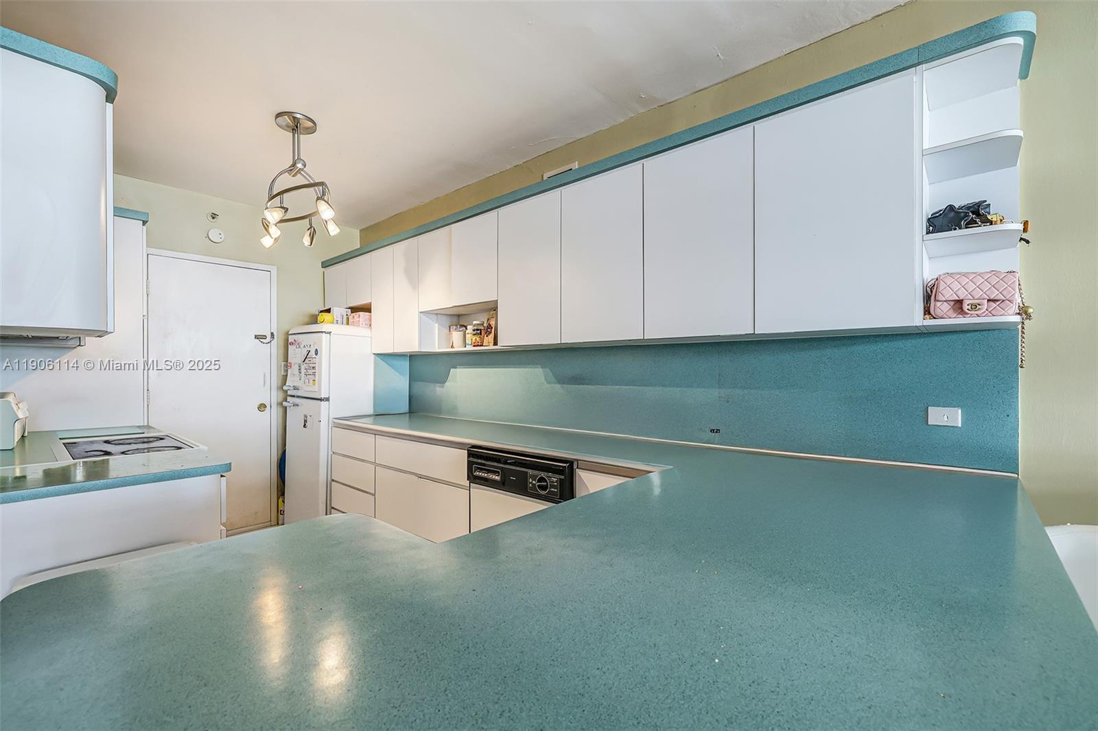 100 Lincoln Rd # 502