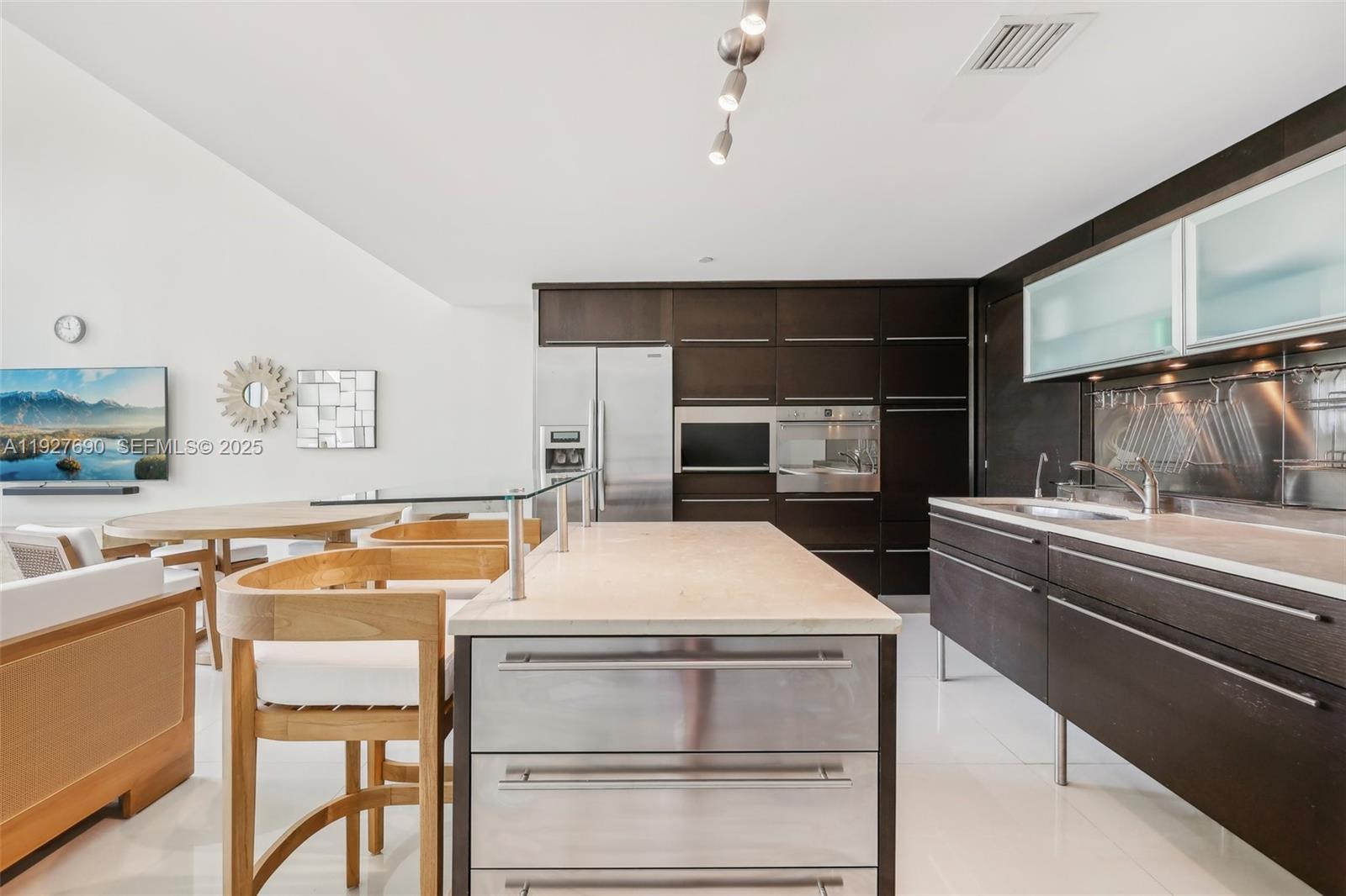 6000 Collins Ave # 306