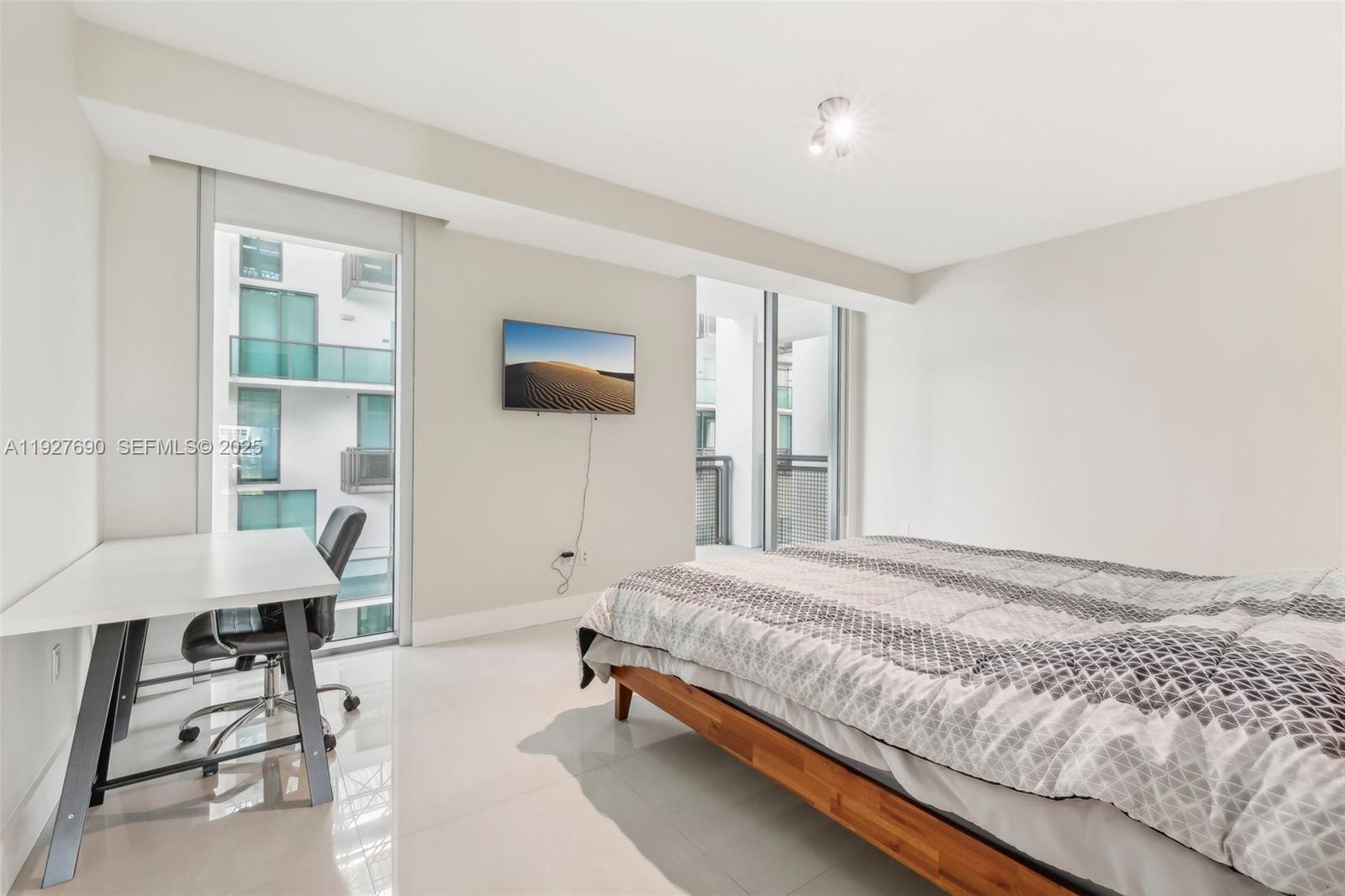 6000 Collins Ave # 306