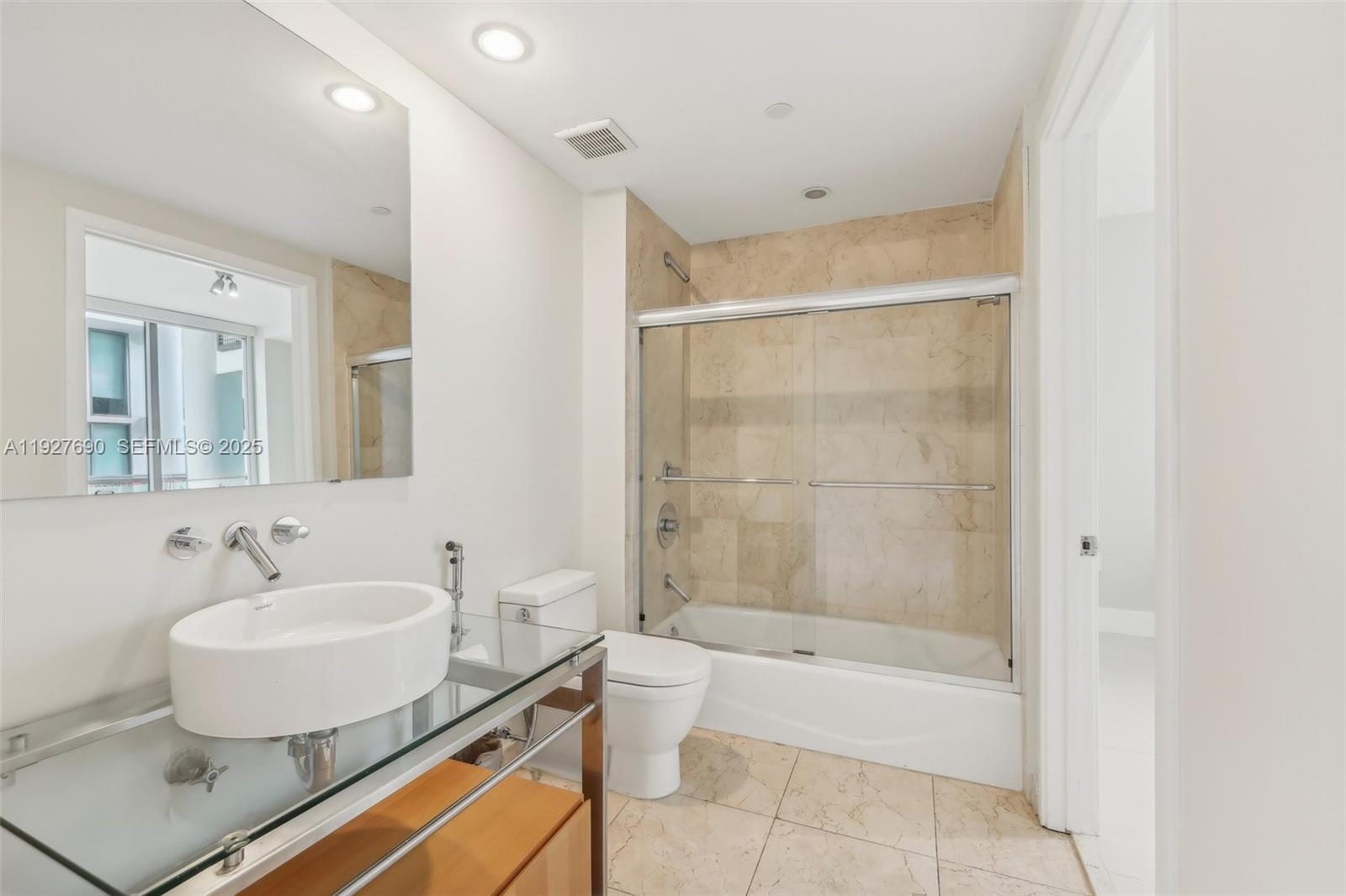 6000 Collins Ave # 306