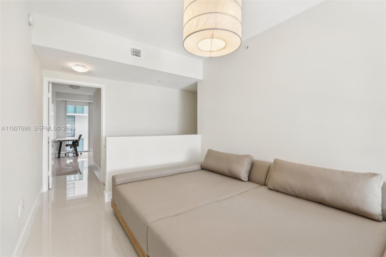 6000 Collins Ave # 306