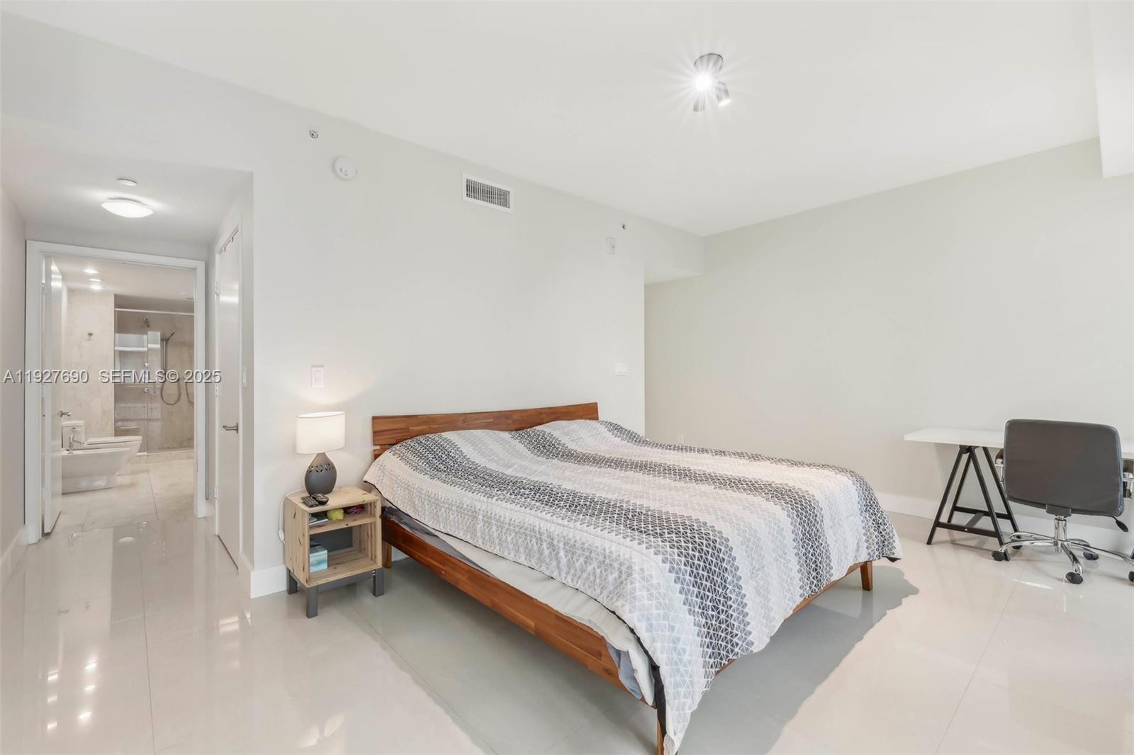 6000 Collins Ave # 306