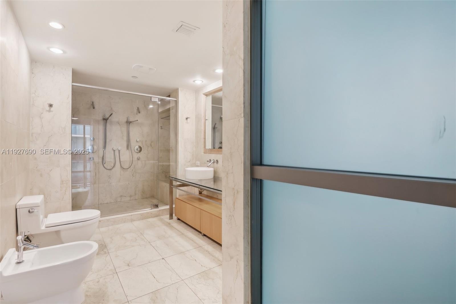 6000 Collins Ave # 306
