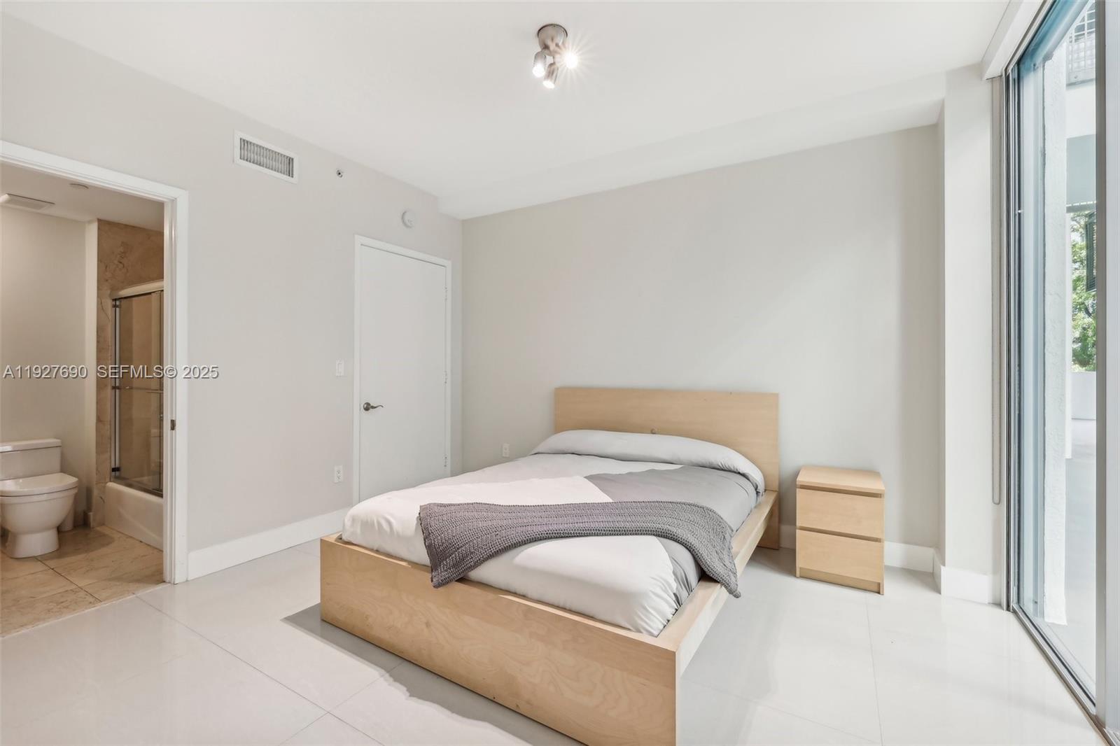 6000 Collins Ave # 306