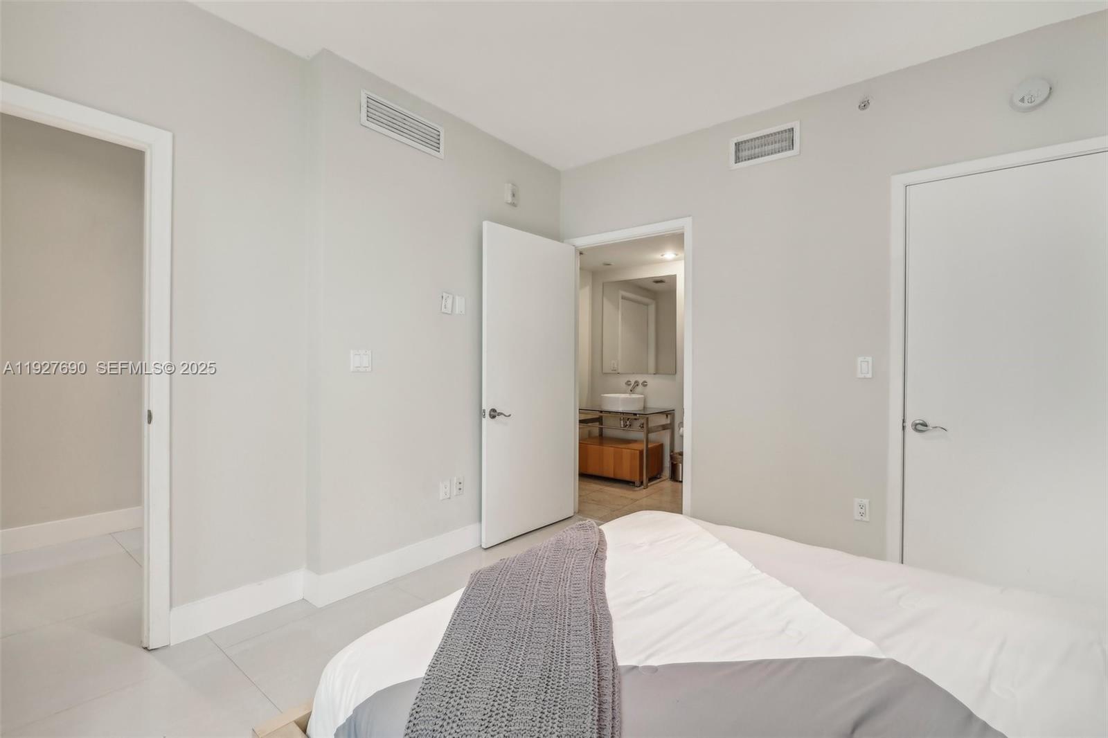 6000 Collins Ave # 306