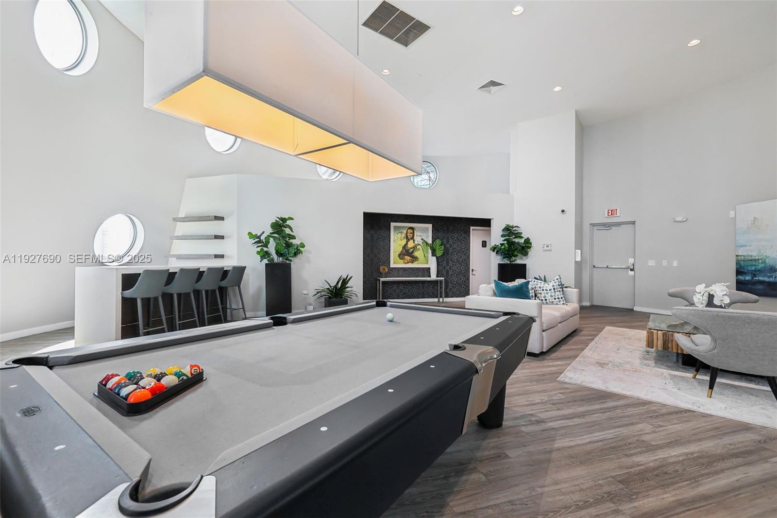 6000 Collins Ave # 306