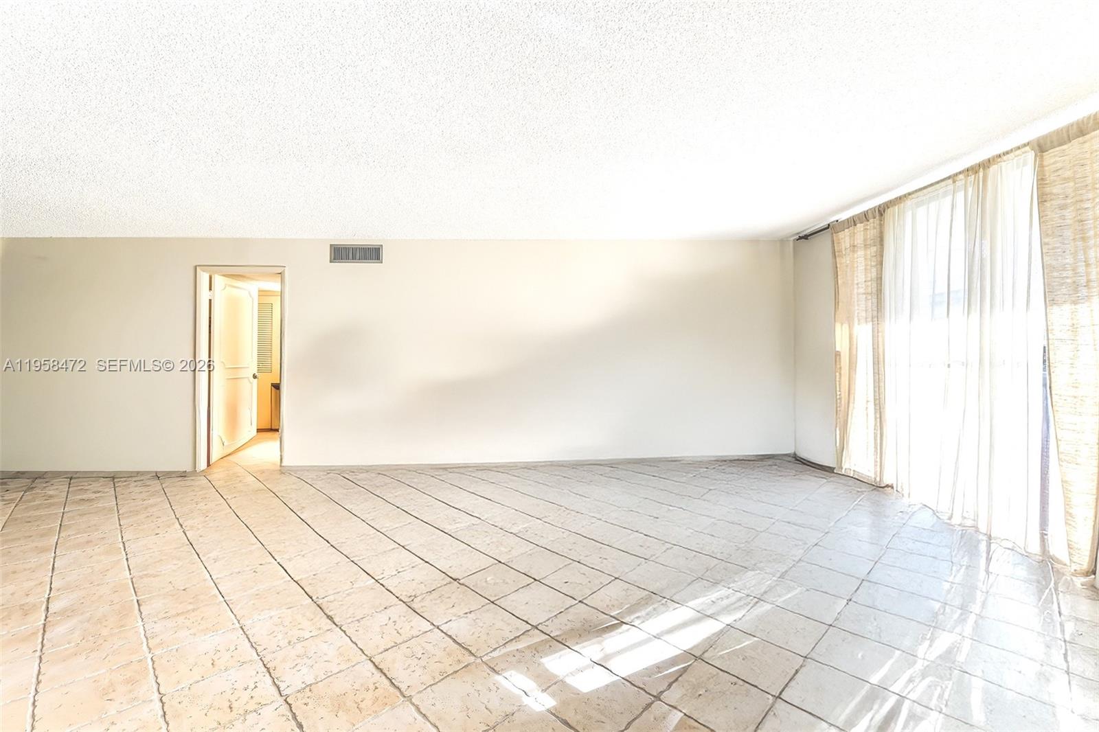 6039 Collins Ave # 833