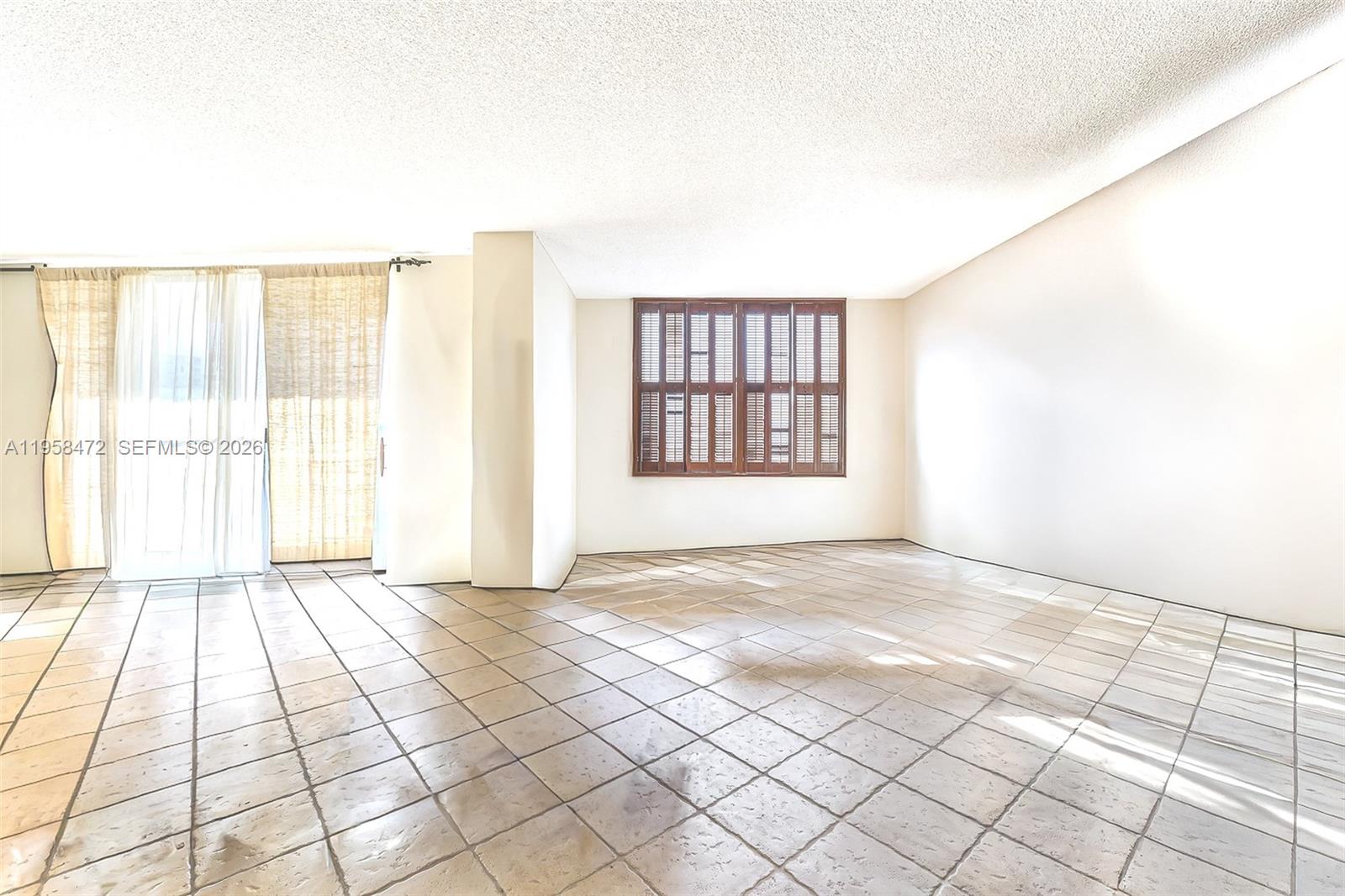 6039 Collins Ave # 833