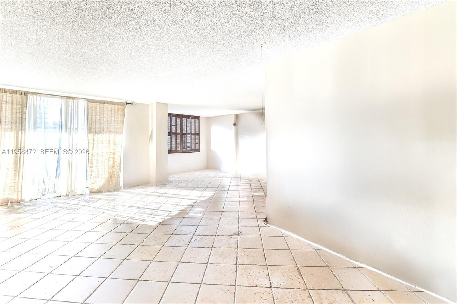 6039 Collins Ave # 833