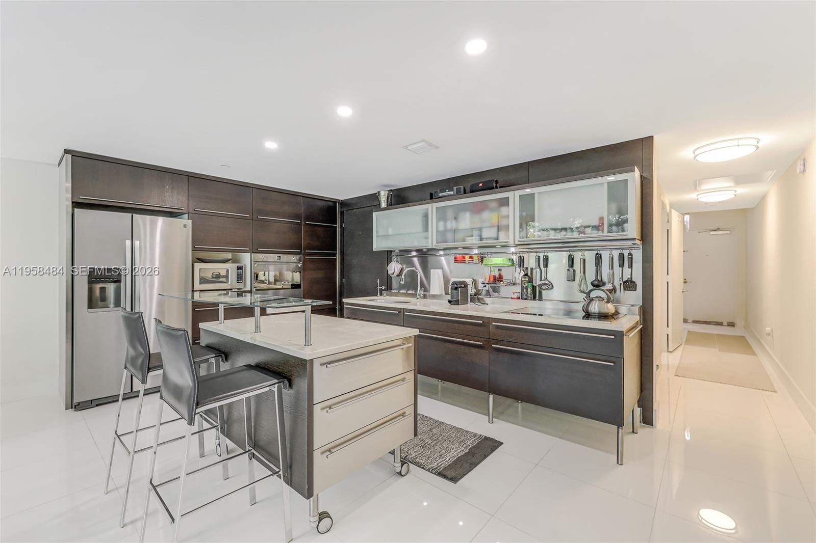 6000 Collins Ave # 112