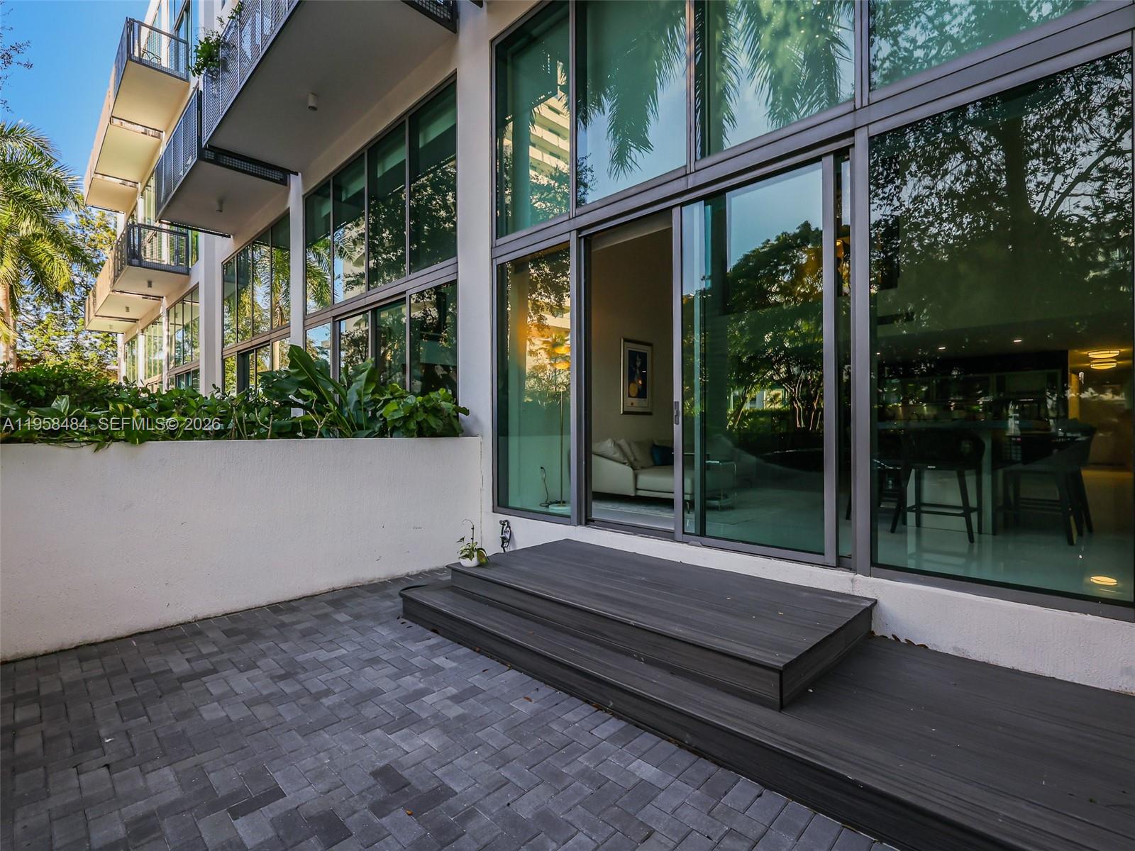 6000 Collins Ave # 112