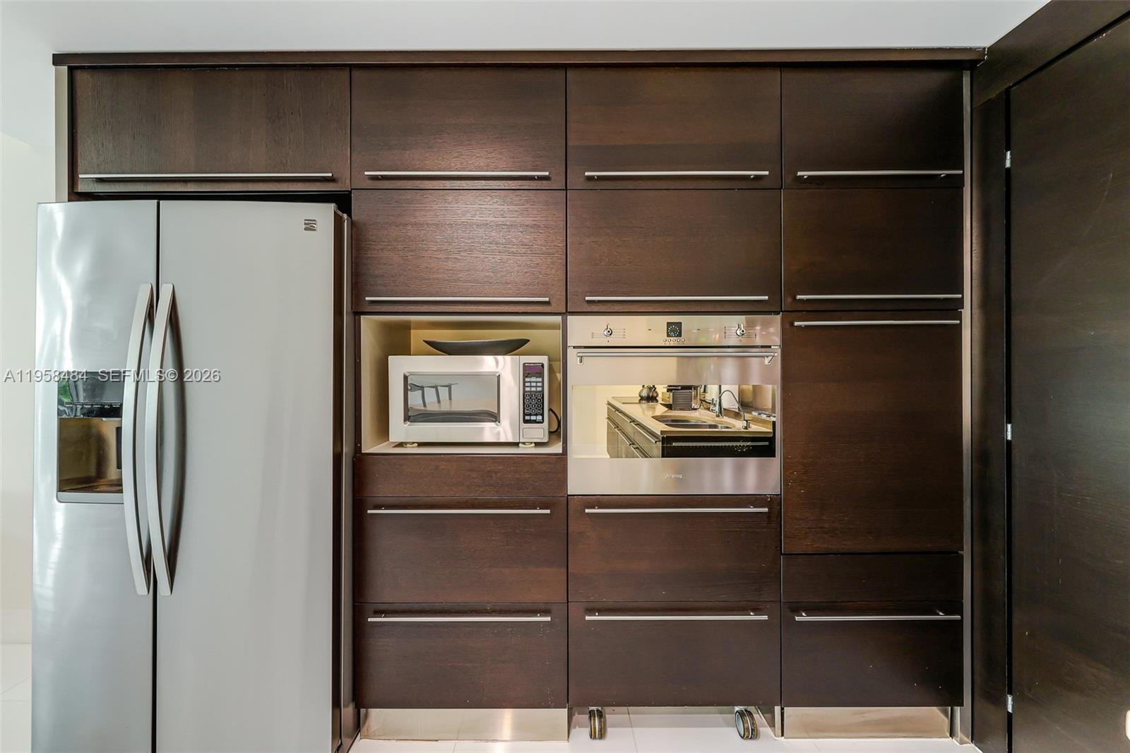 6000 Collins Ave # 112