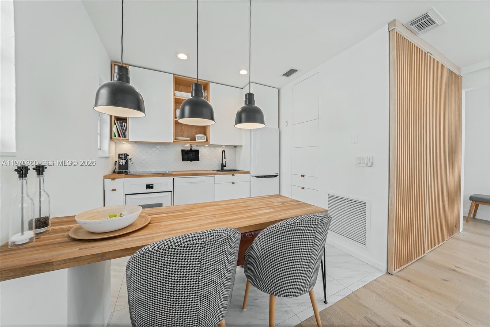 1457 Meridian Ave # 201