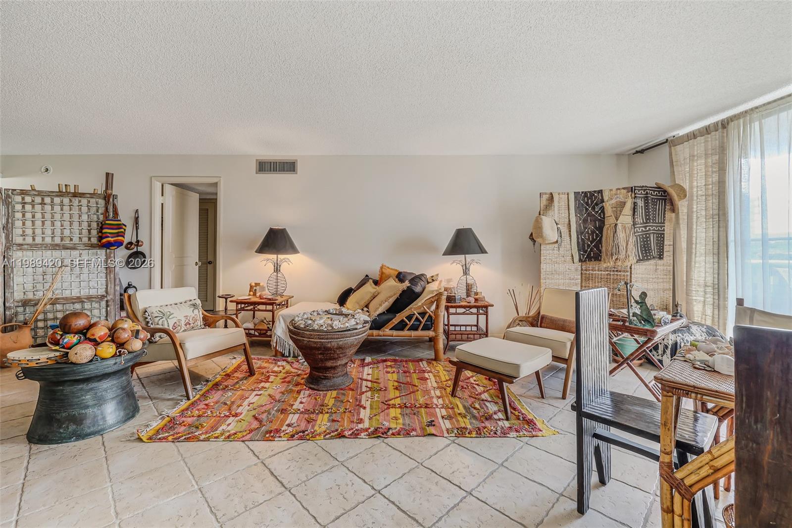 6039 Collins Ave # 833