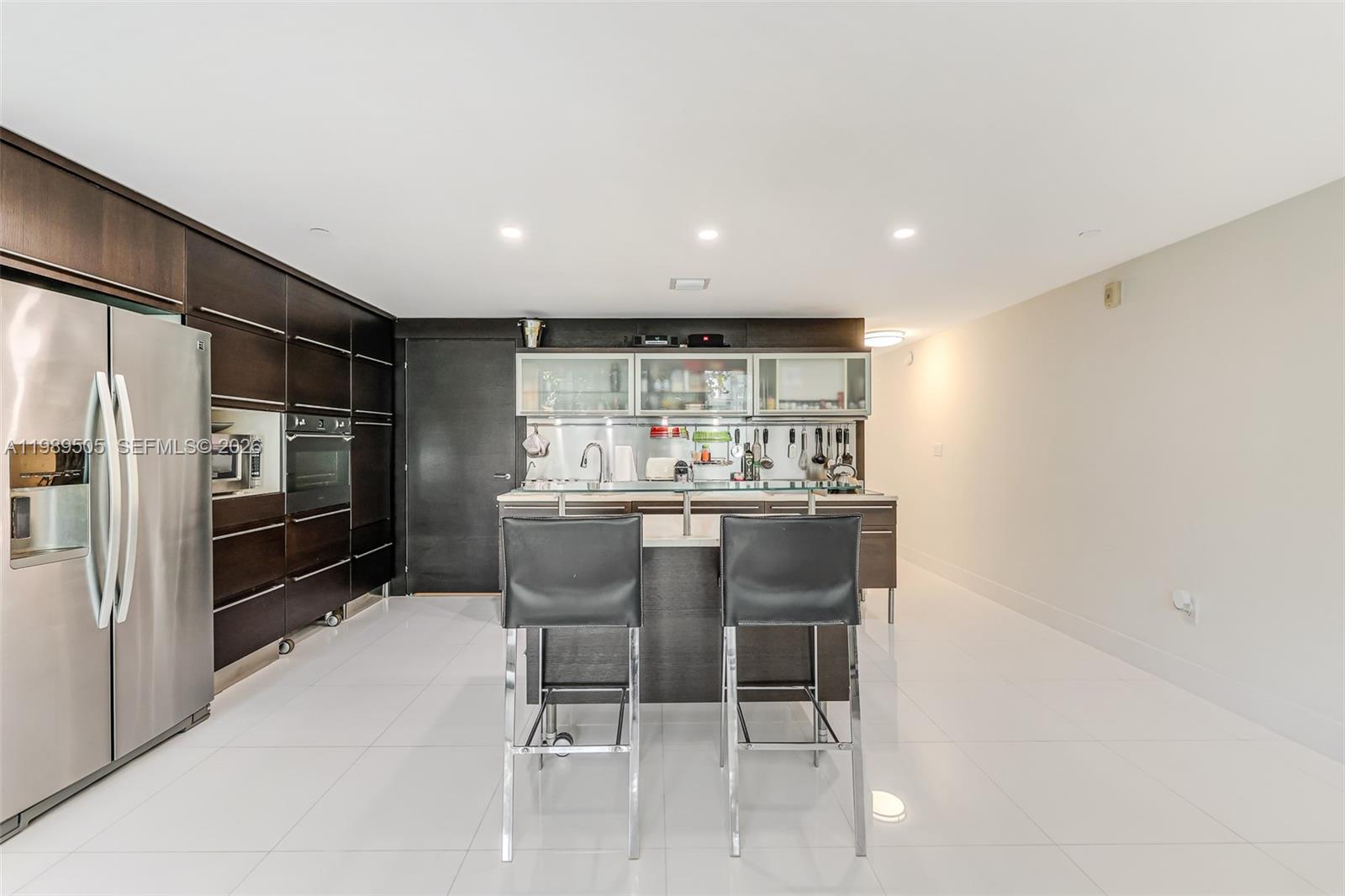 6000 Collins Ave # 112