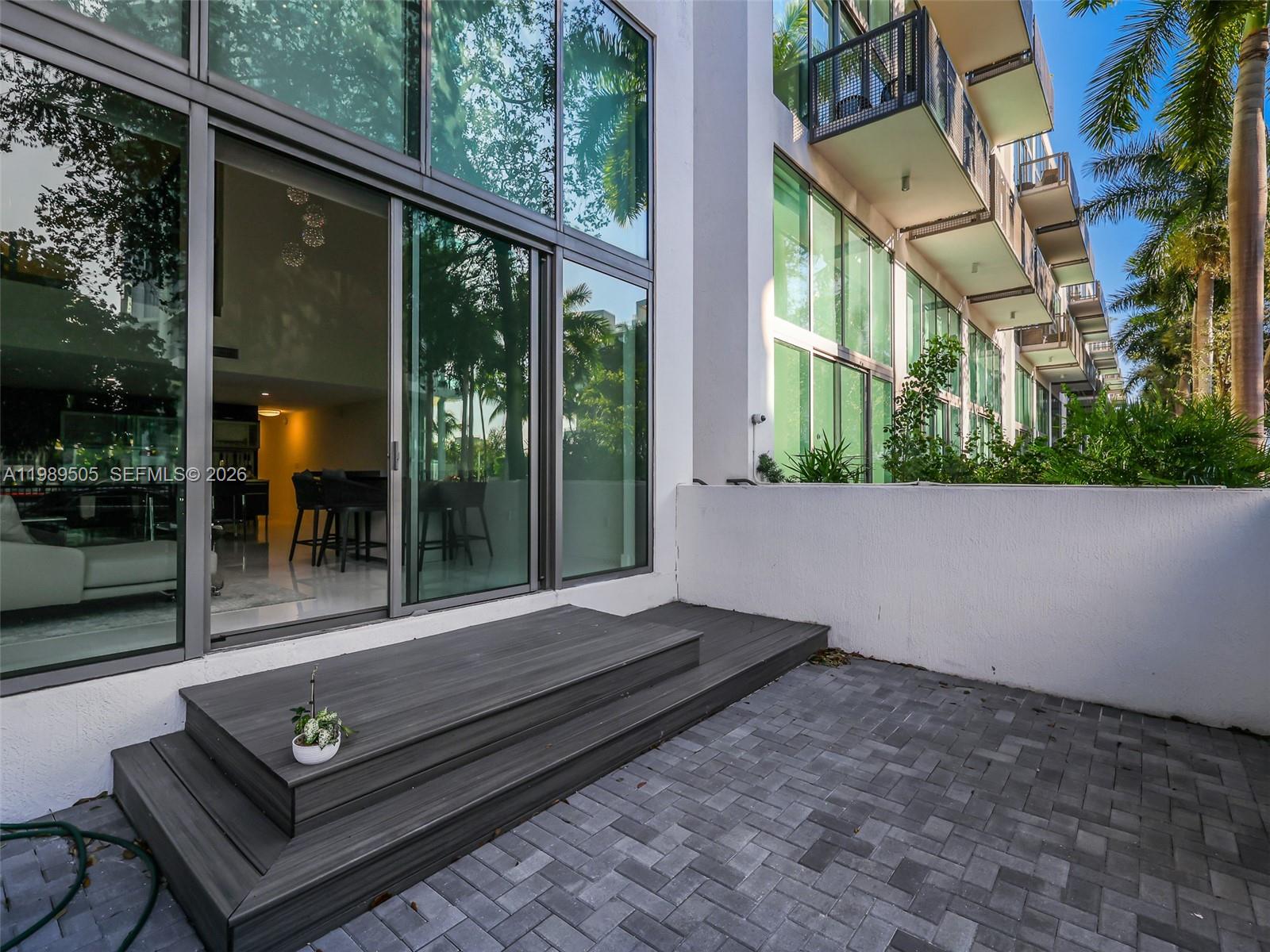 6000 Collins Ave # 112