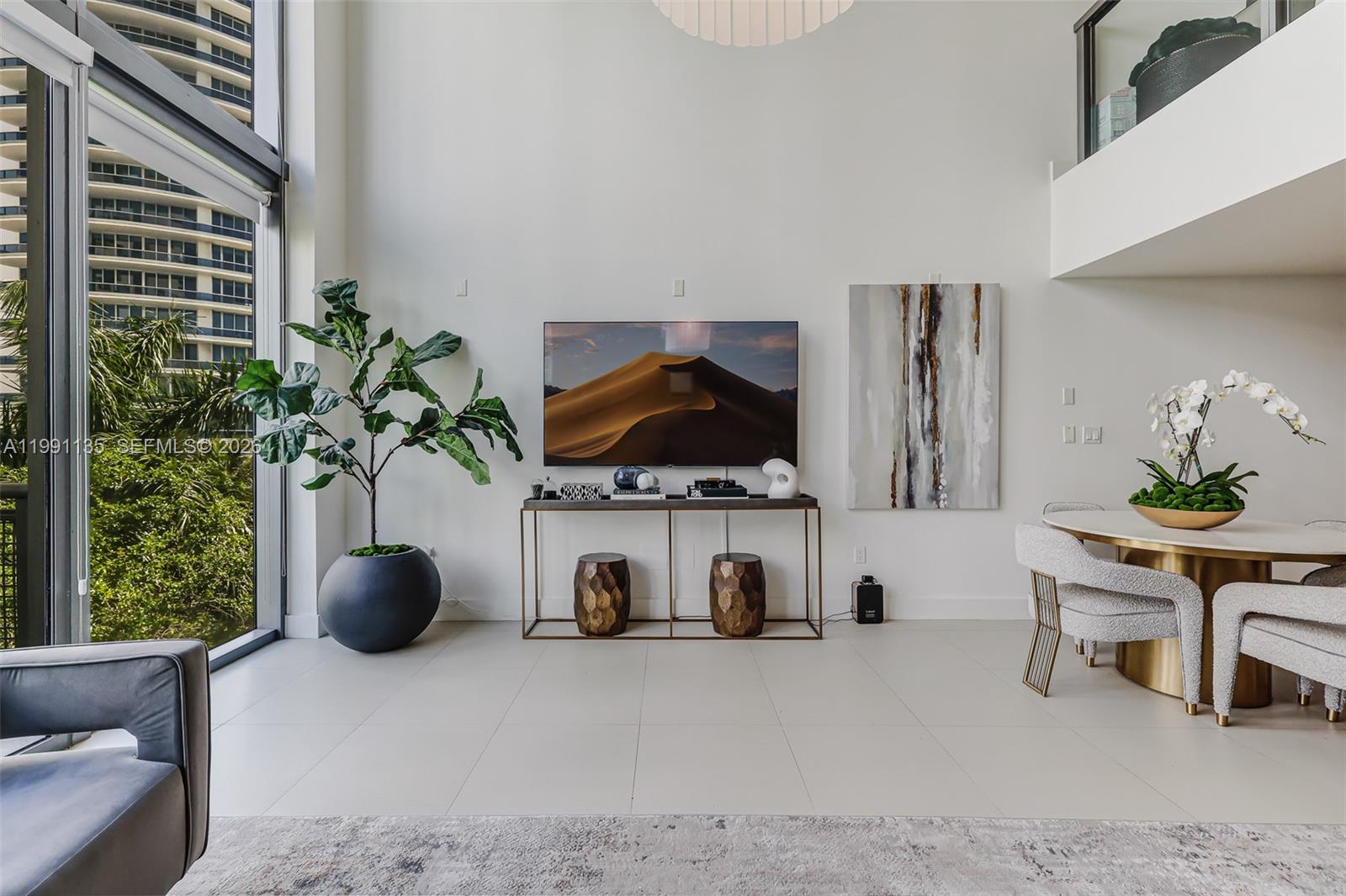 6000 Collins Ave # 523