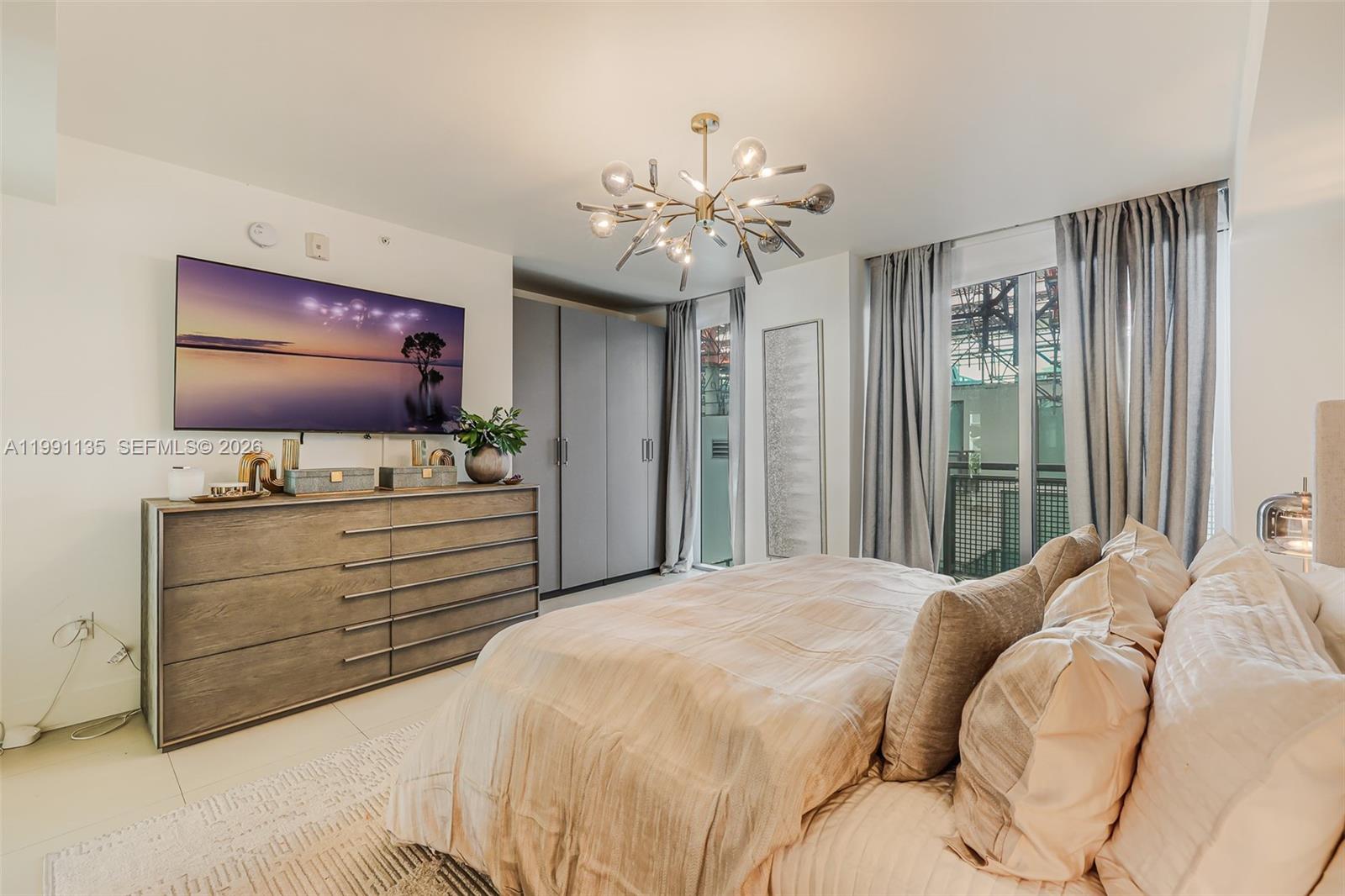 6000 Collins Ave # 523