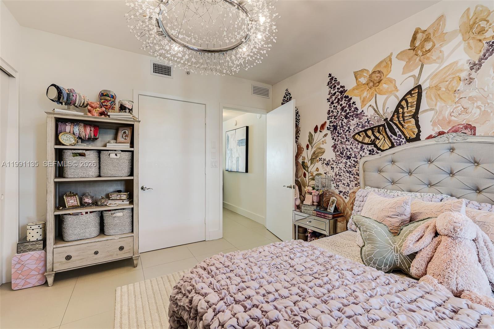 6000 Collins Ave # 523