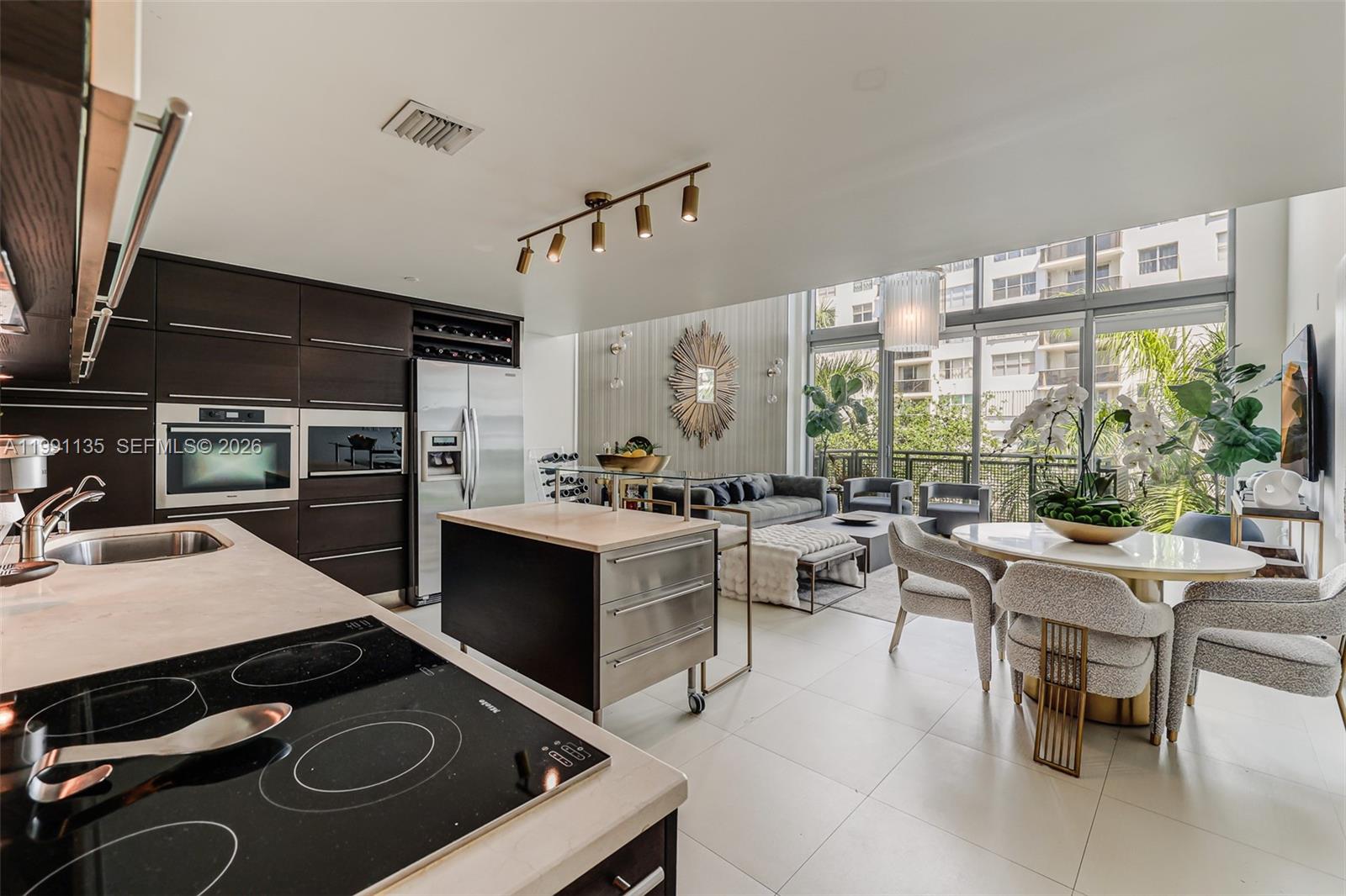 6000 Collins Ave # 523