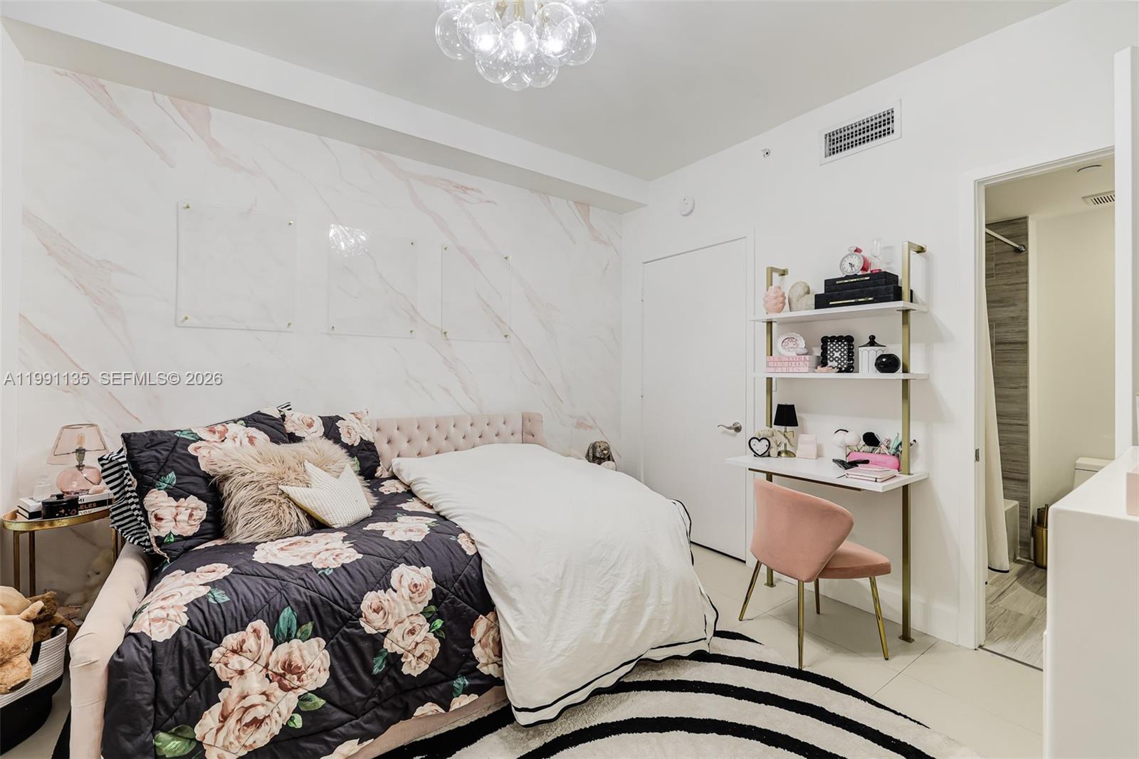 6000 Collins Ave # 523