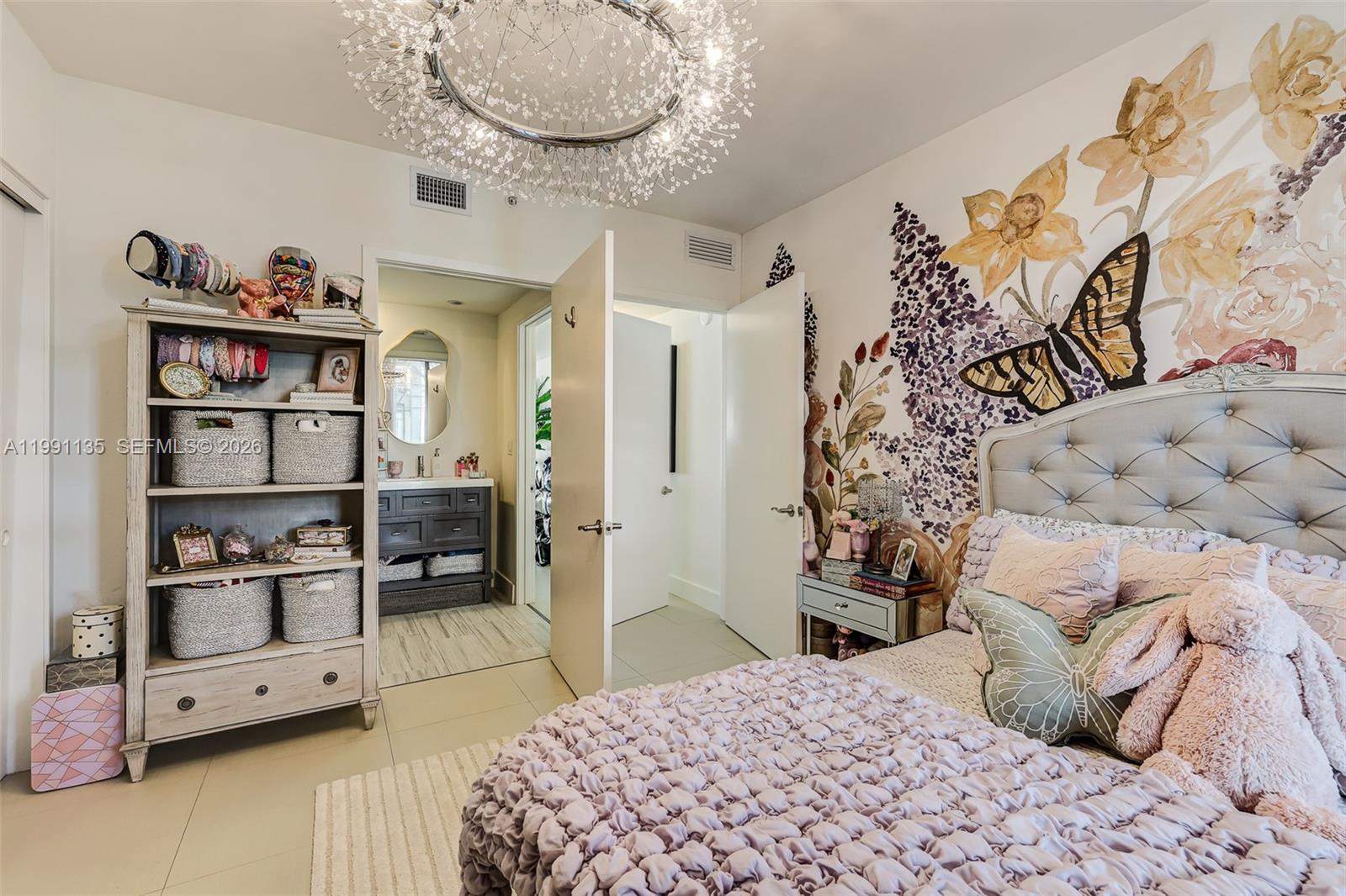 6000 Collins Ave # 523