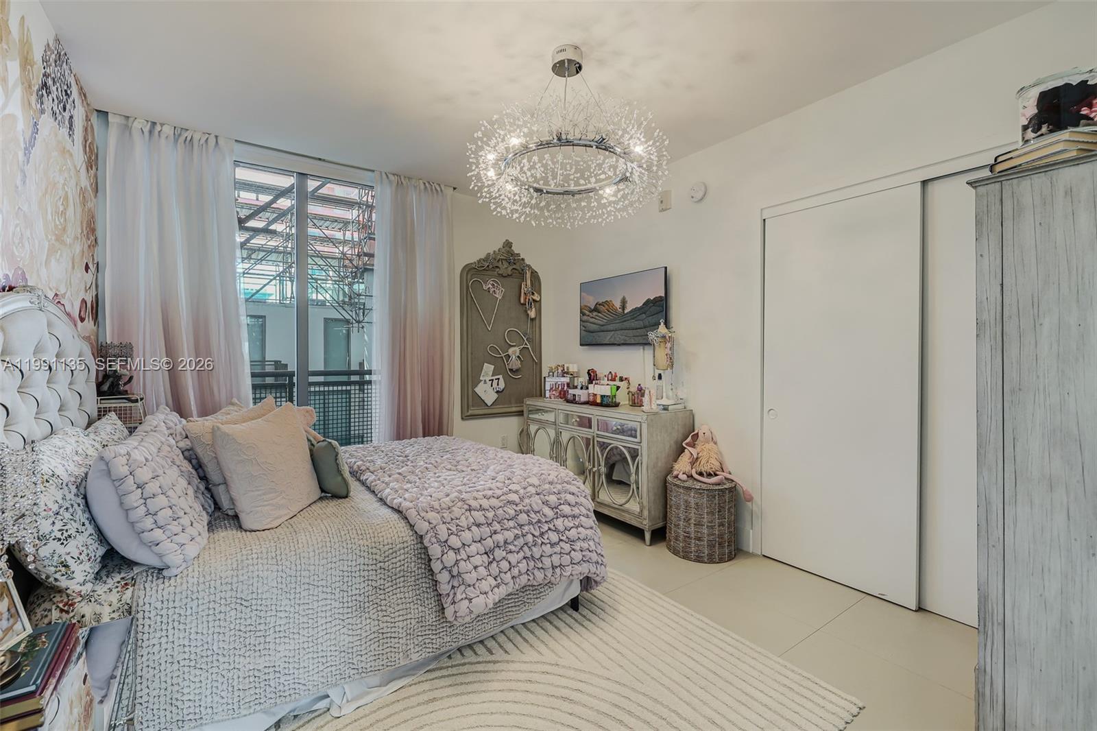 6000 Collins Ave # 523