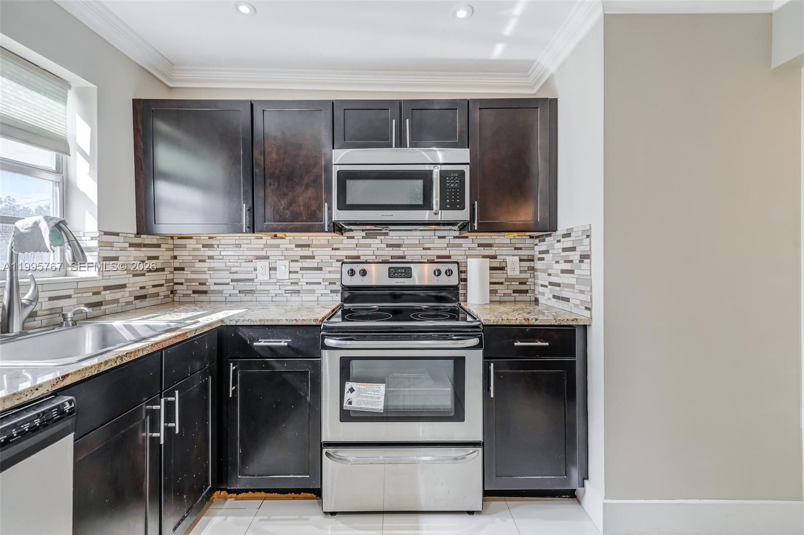 618 Euclid Ave # 204