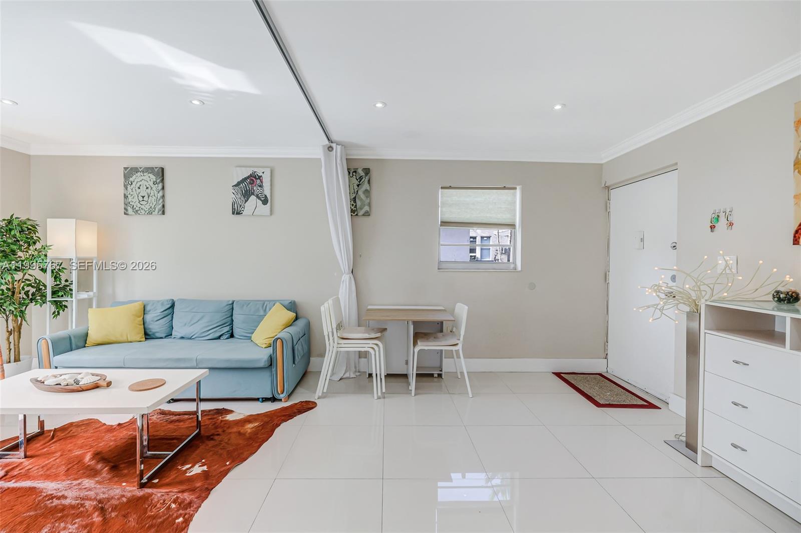 618 Euclid Ave # 204