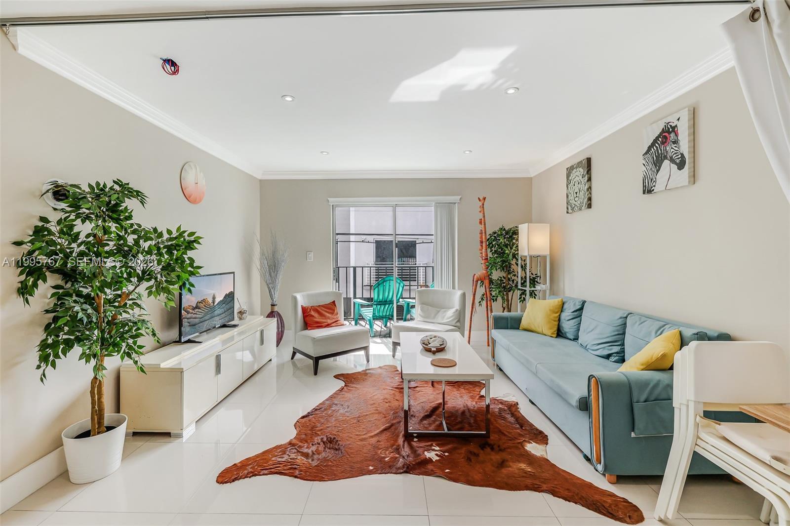 618 Euclid Ave # 204