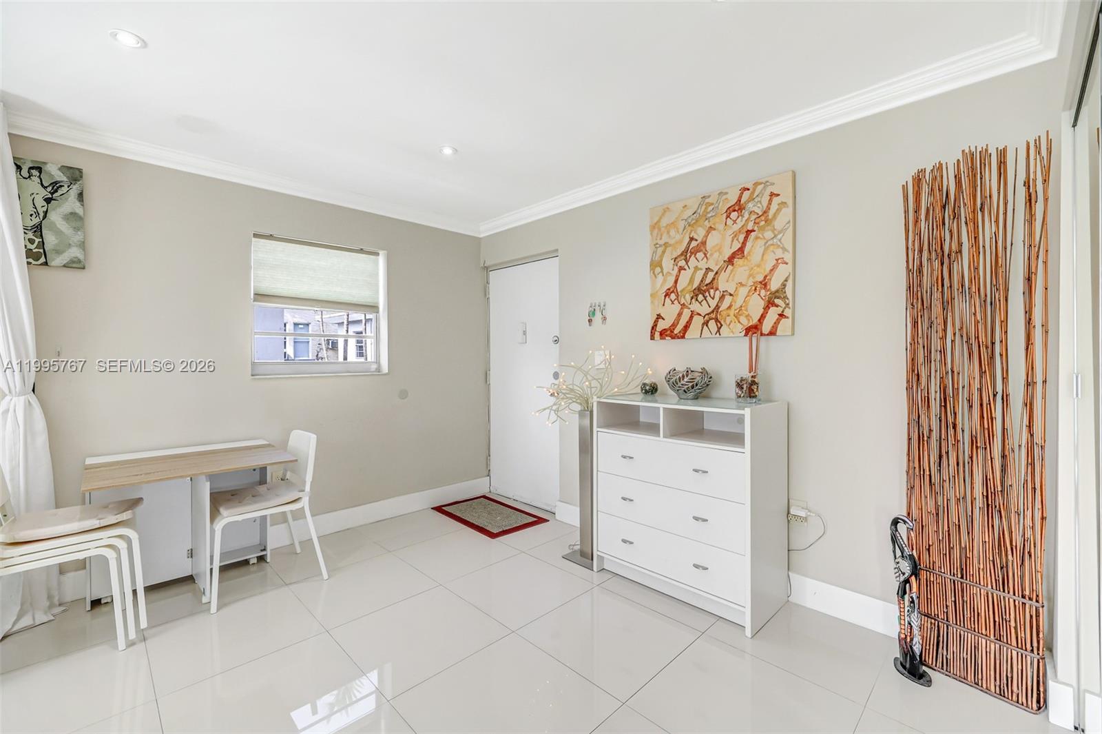 618 Euclid Ave # 204