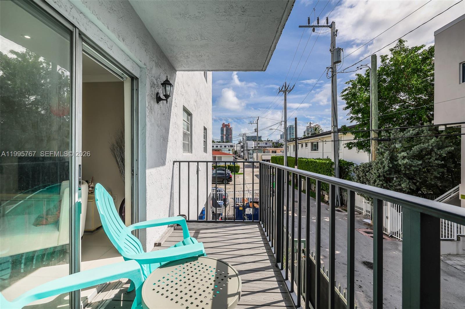 618 Euclid Ave # 204