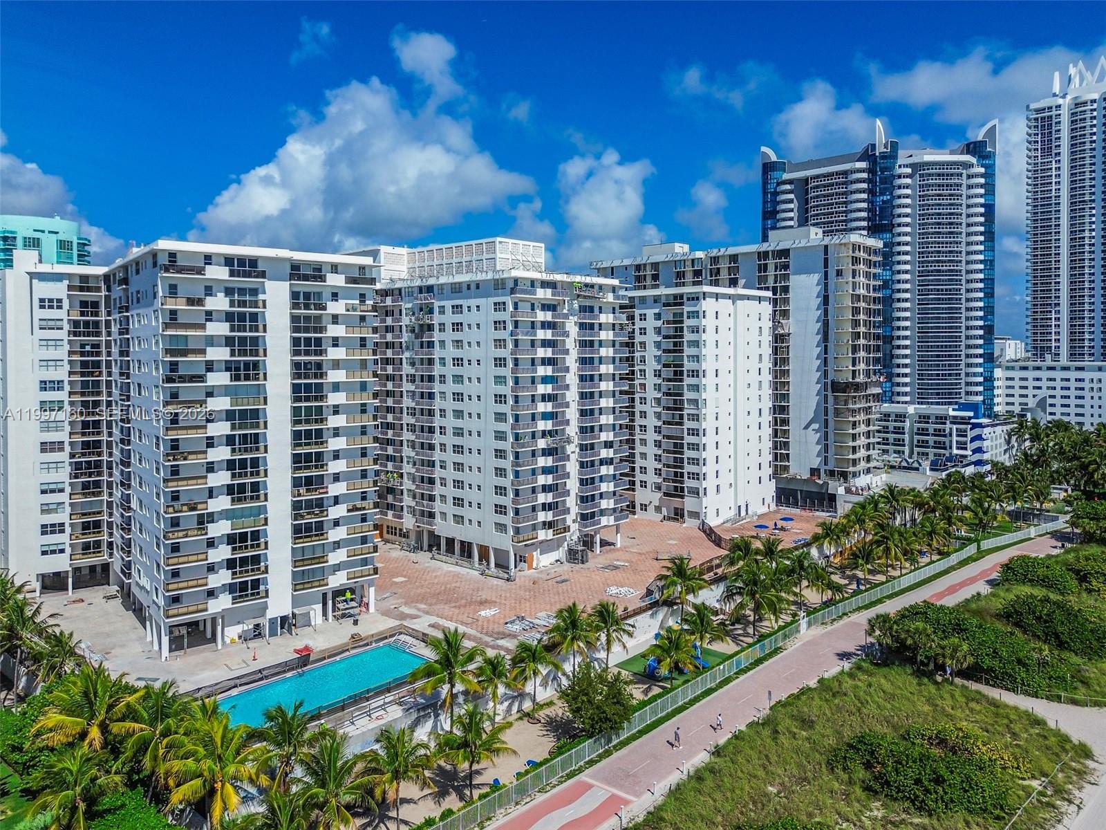 6039 Collins Ave # 1607