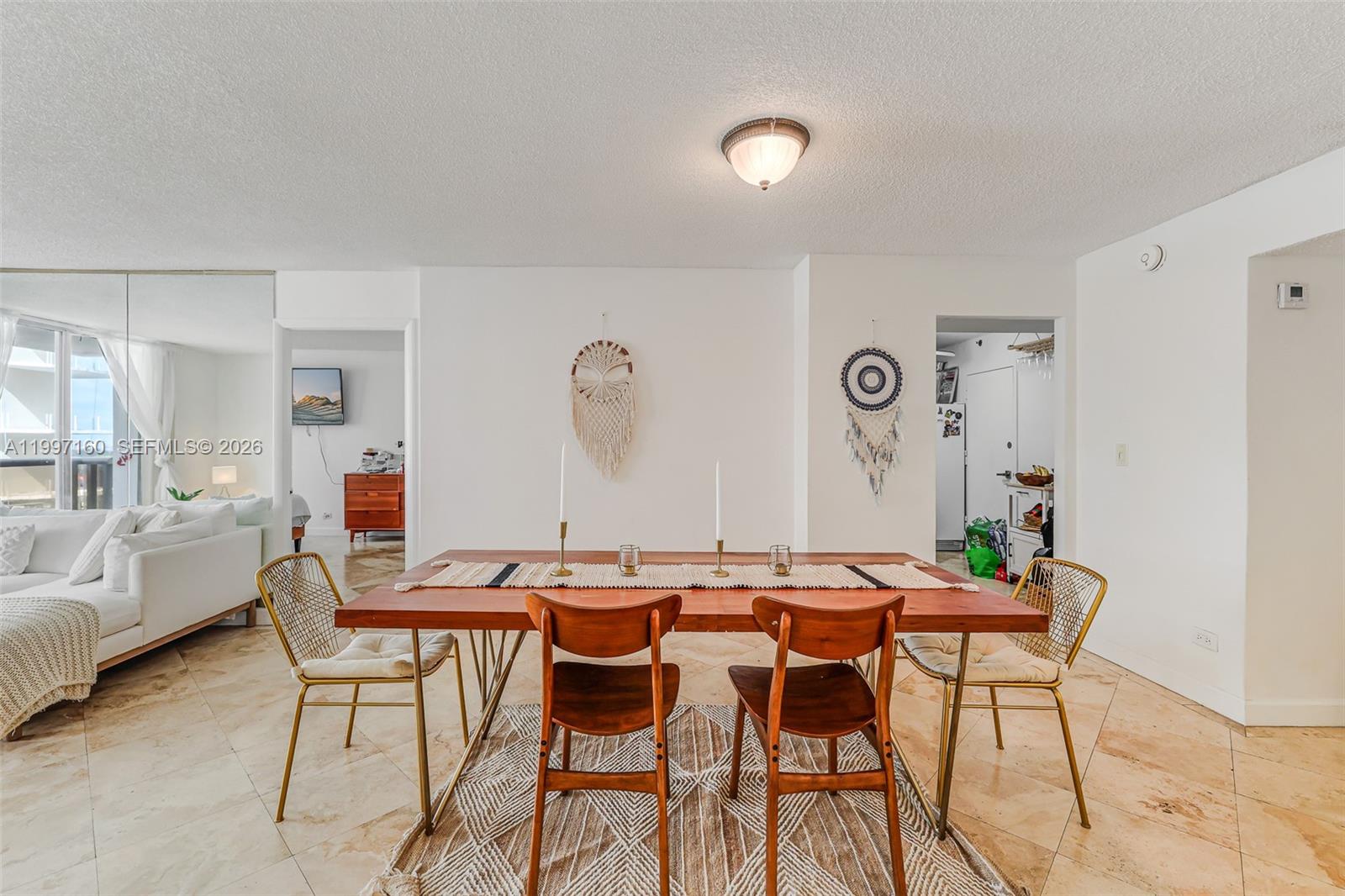 6039 Collins Ave # 1607