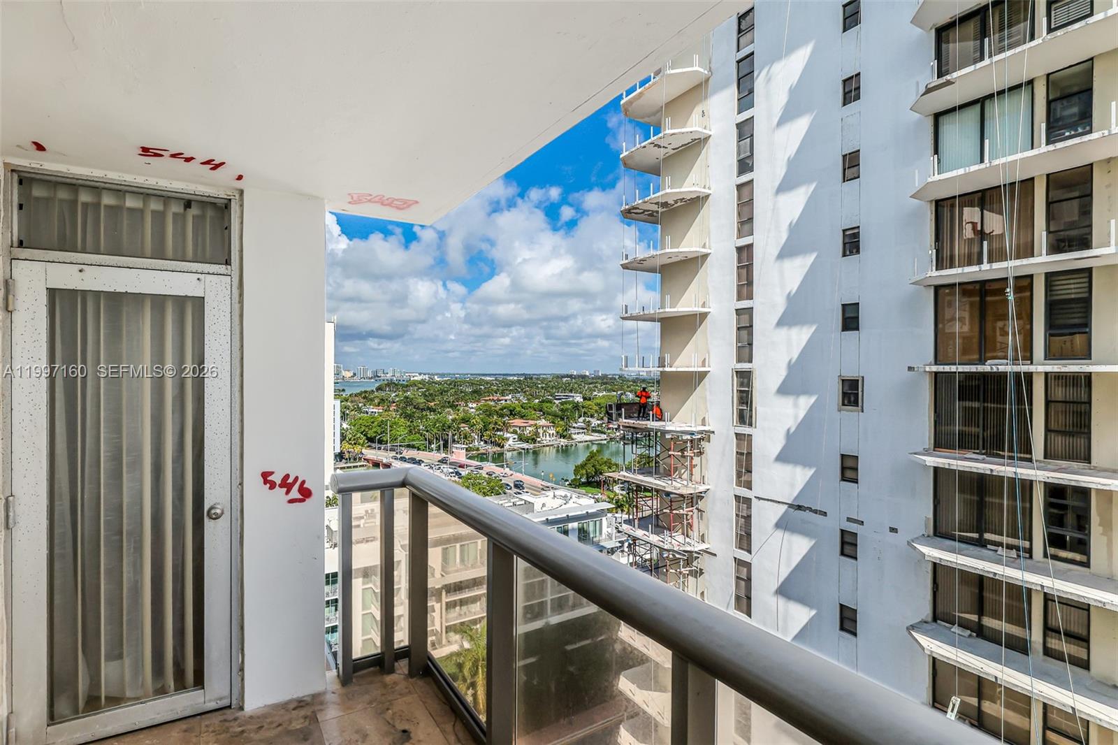 6039 Collins Ave # 1607