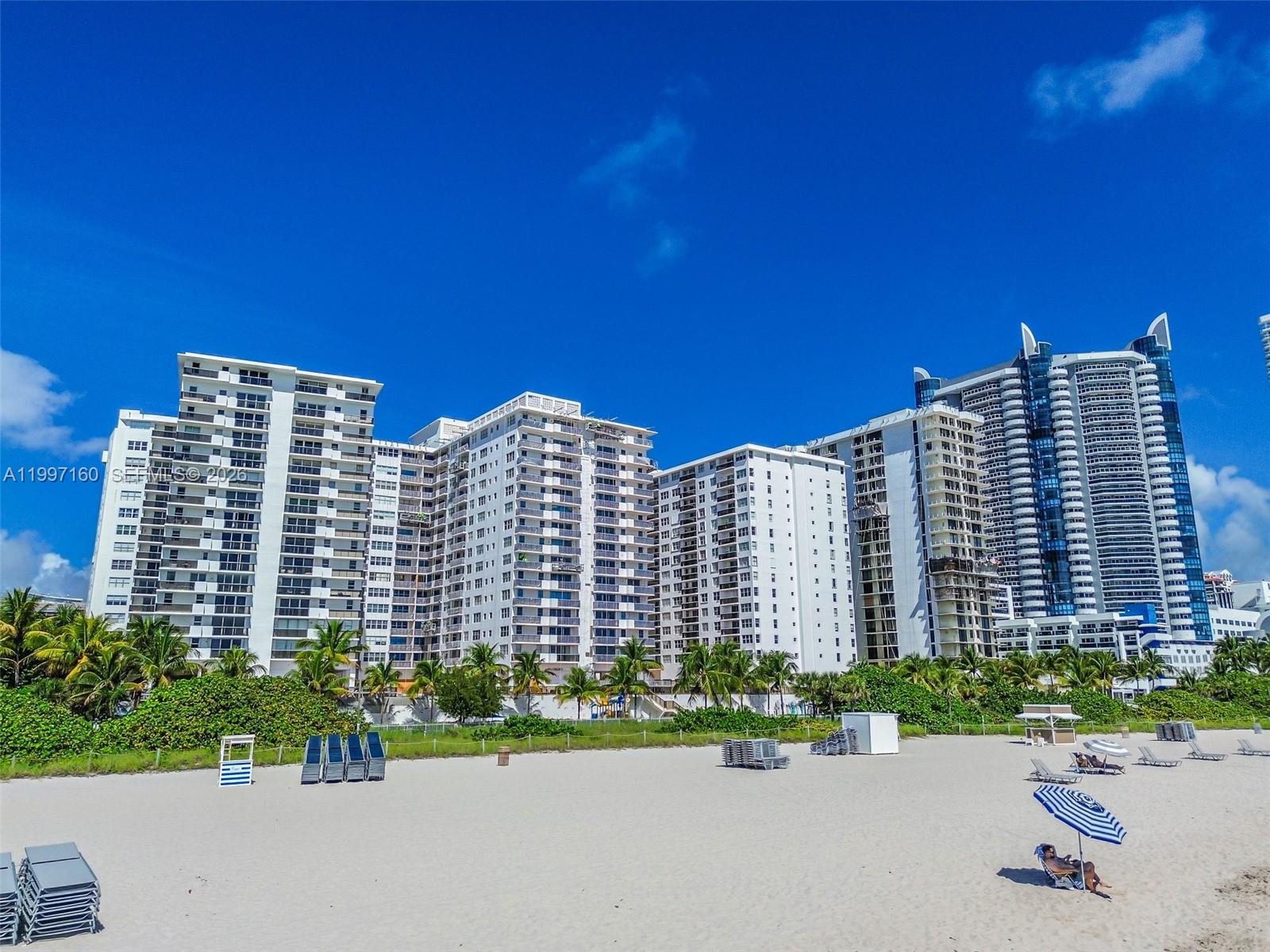 6039 Collins Ave # 1607