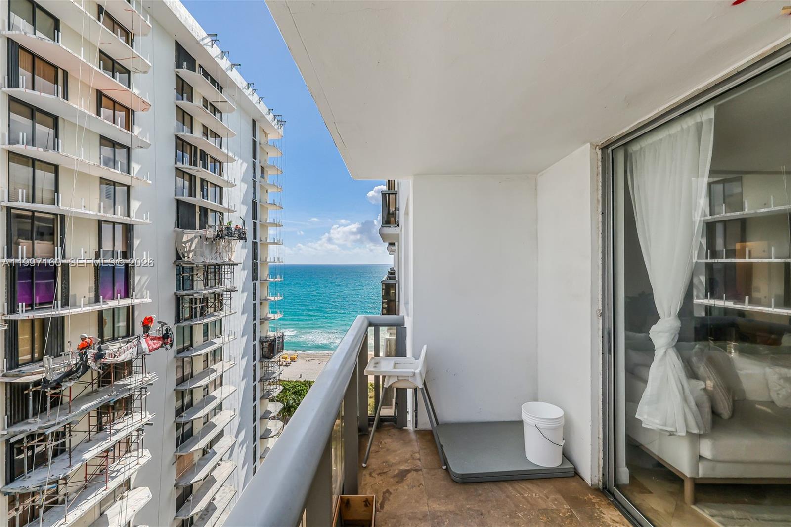 6039 Collins Ave # 1607