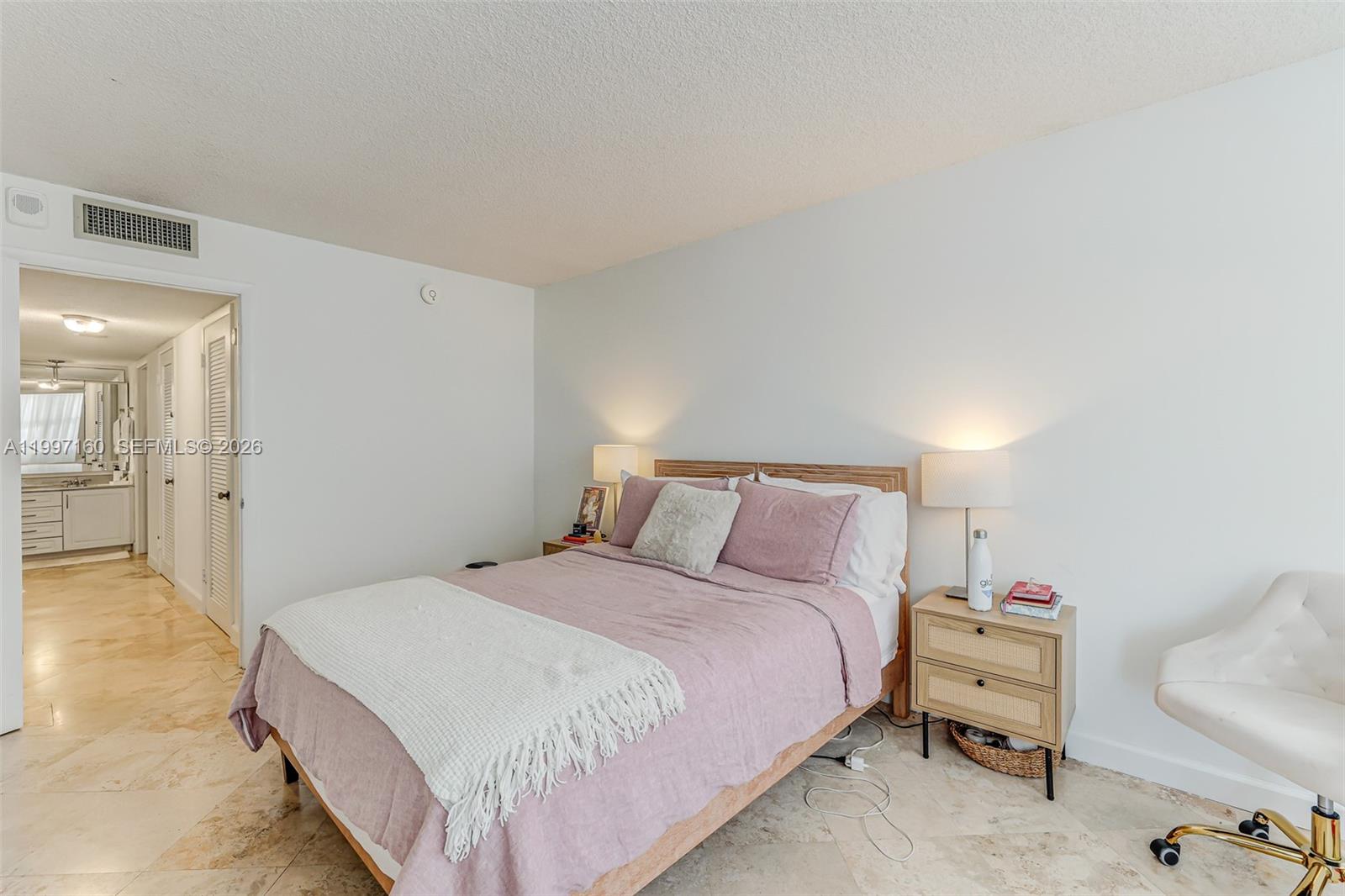 6039 Collins Ave # 1607