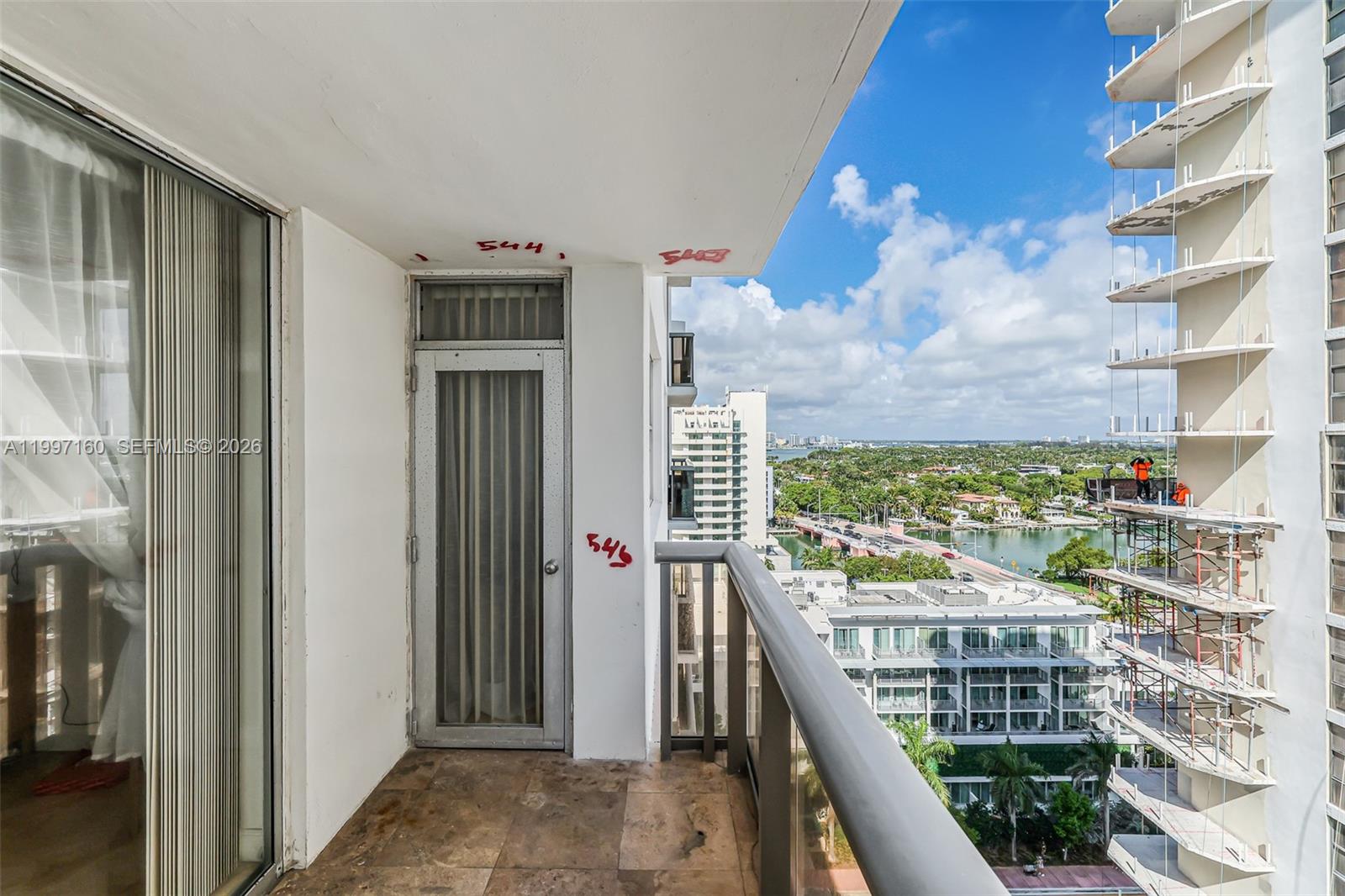 6039 Collins Ave # 1607