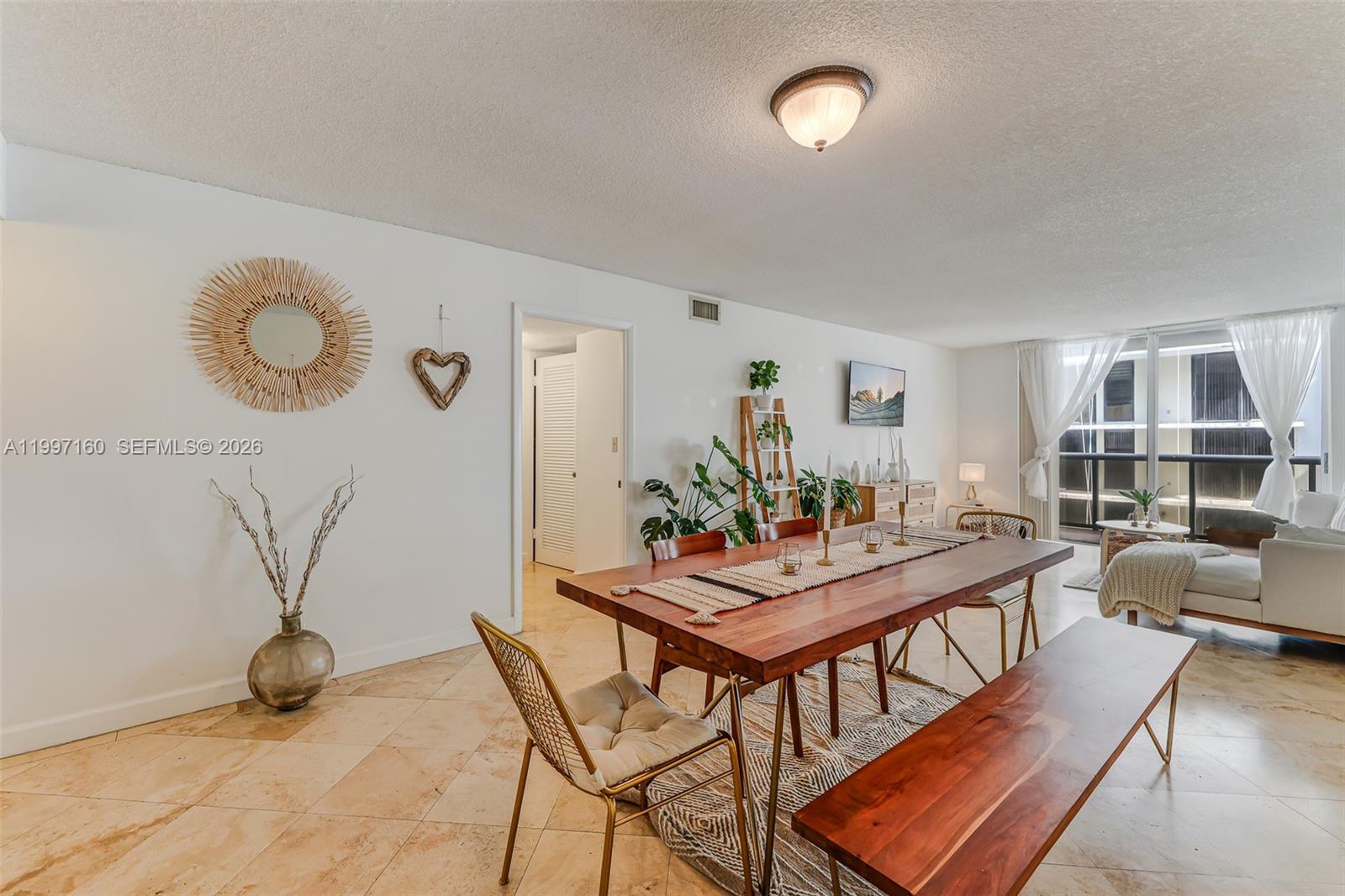 6039 Collins Ave # 1607