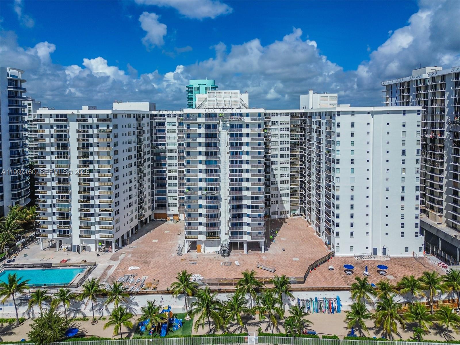 6039 Collins Ave # 1607