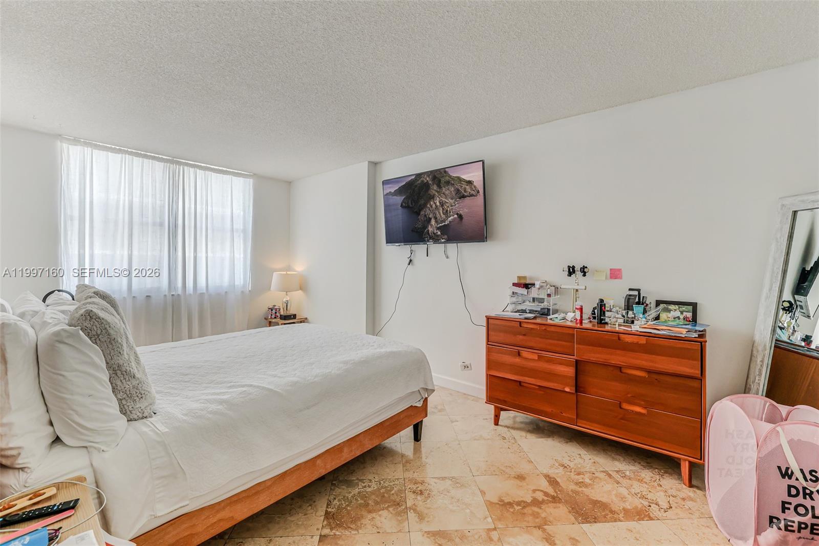 6039 Collins Ave # 1607