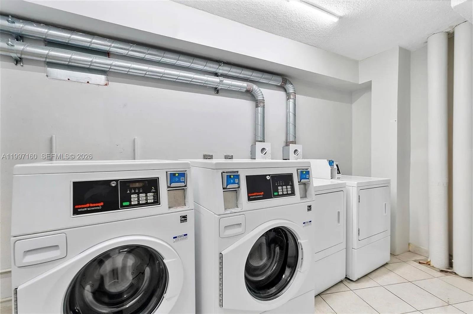 6039 Collins Ave # 1607