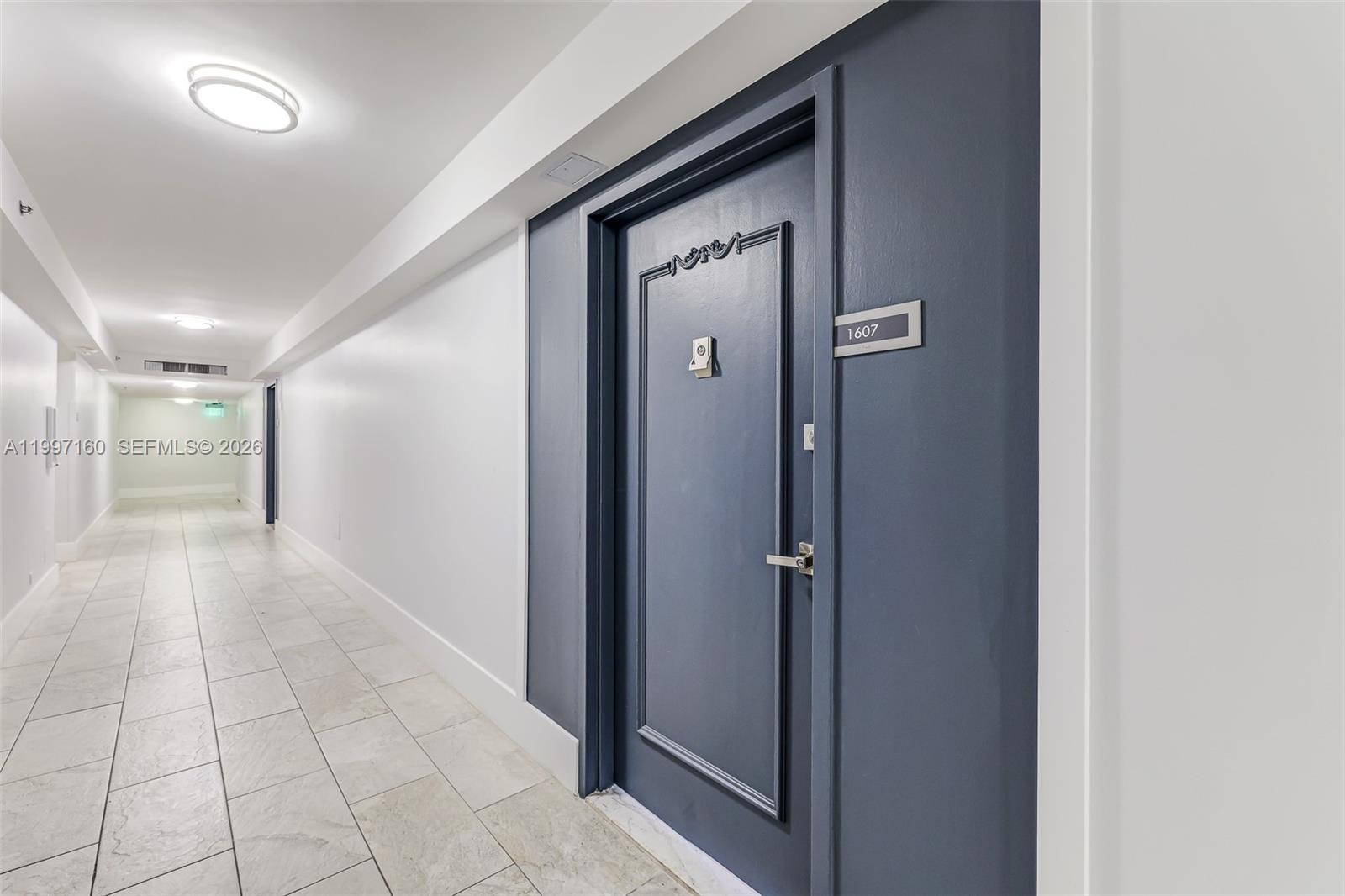 6039 Collins Ave # 1607